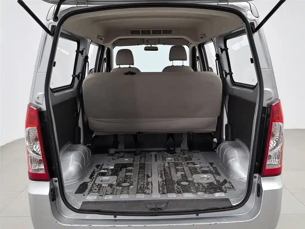 Wuling Rongguang S 2023 1.5L Basic Model 5/7 Seats — миниатюра 16