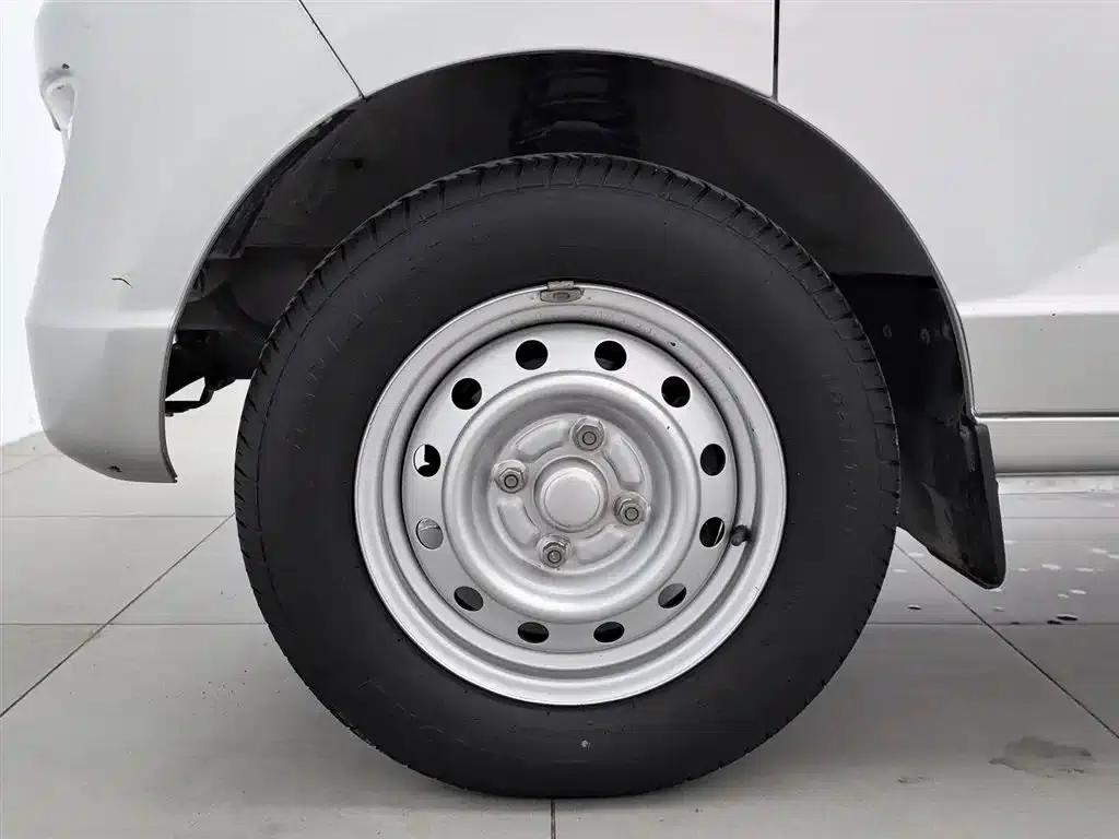 Wuling Rongguang S 2023 1.5L Basic Model 5/7 Seats — миниатюра 17