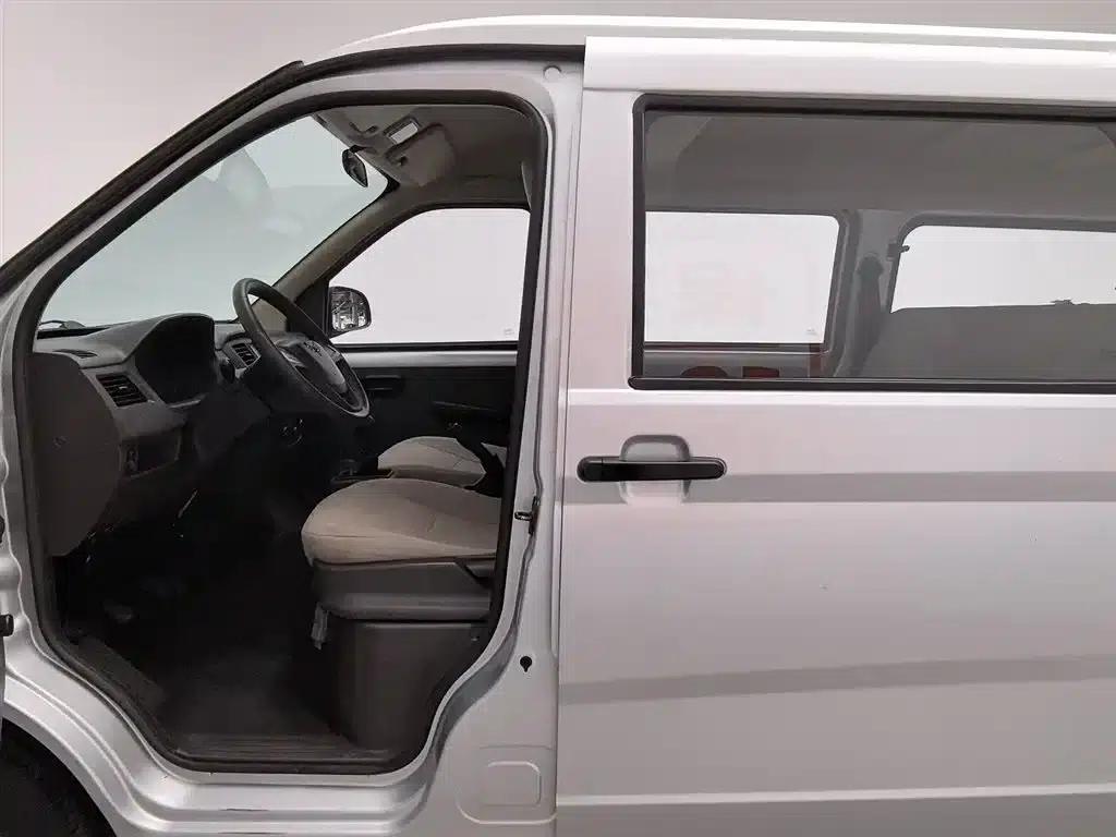 Wuling Rongguang S 2023 1.5L Basic Model 5/7 Seats — миниатюра 10