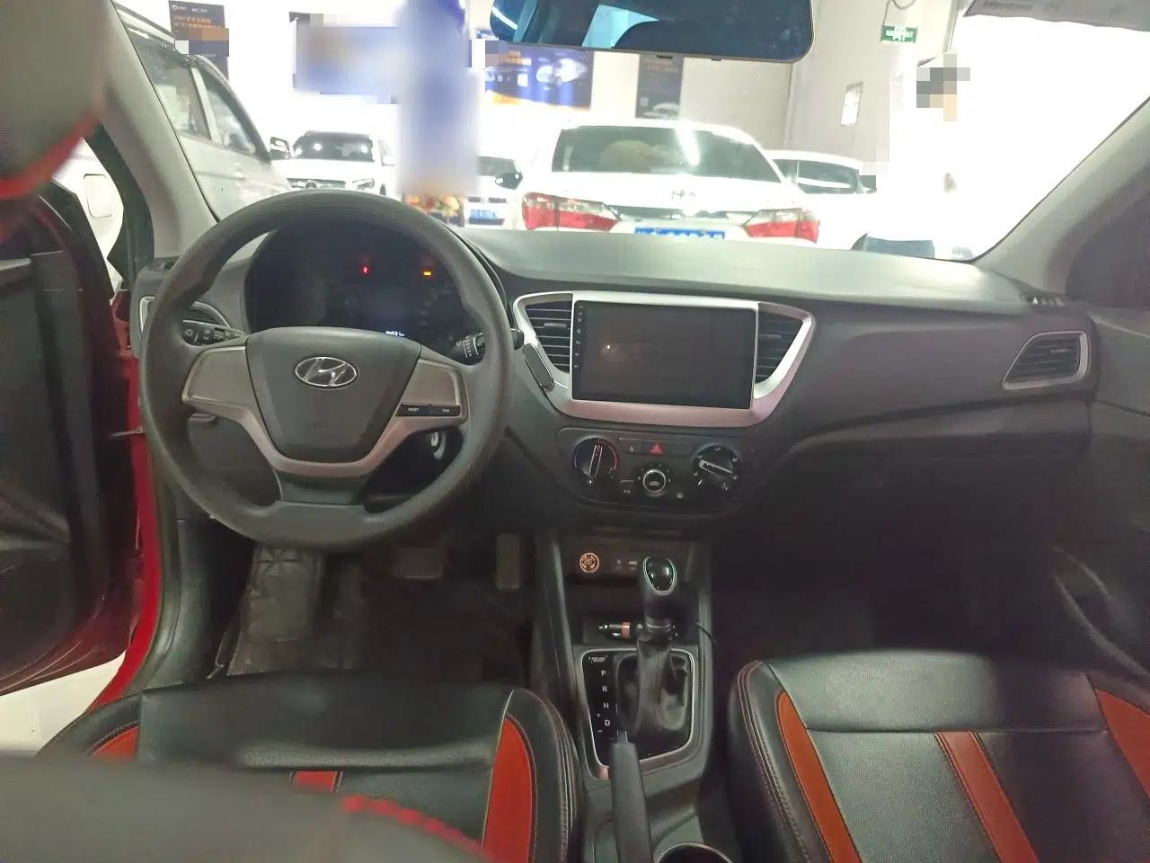 Hyundai Verna RV 2017 1.4L Automatic Cool Edition GLS China VI Standard — миниатюра 13