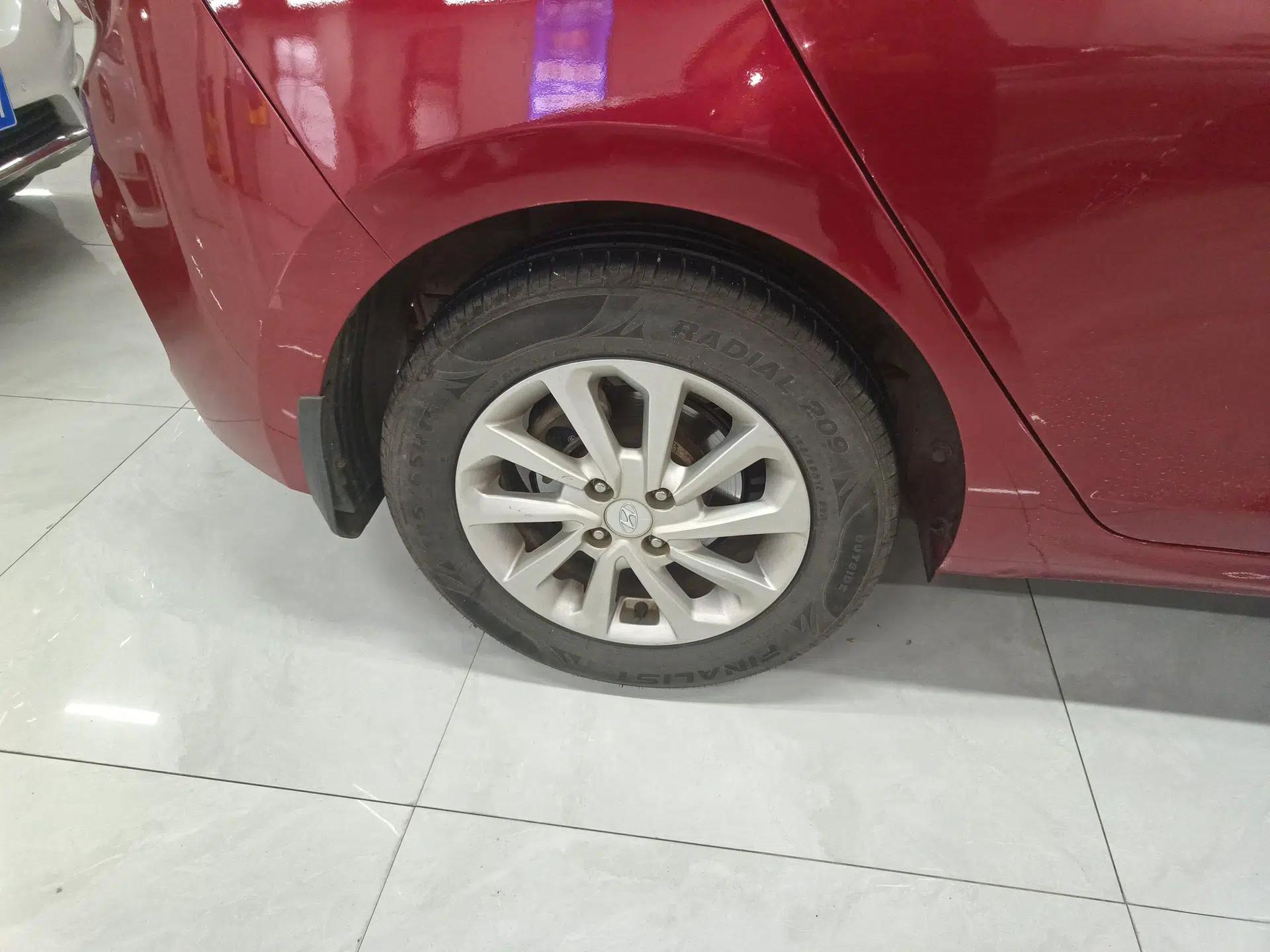Hyundai Verna RV 2017 1.4L Automatic Cool Edition GLS China VI Standard — миниатюра 10