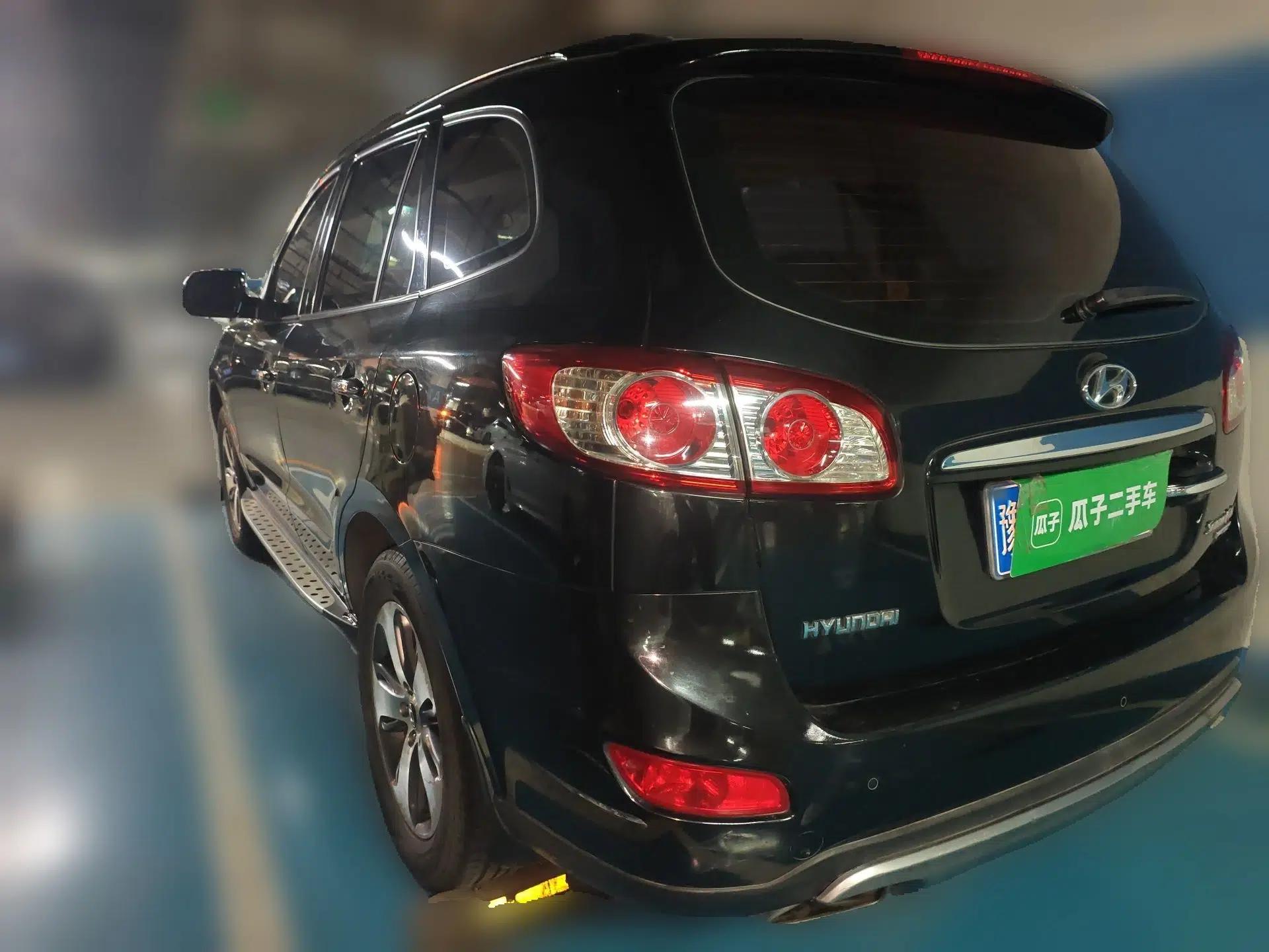 Hyundai Santa Fe Classic 2012 2.4 Comfort Edition 7-Seater Four-Wheel Drive — миниатюра 4