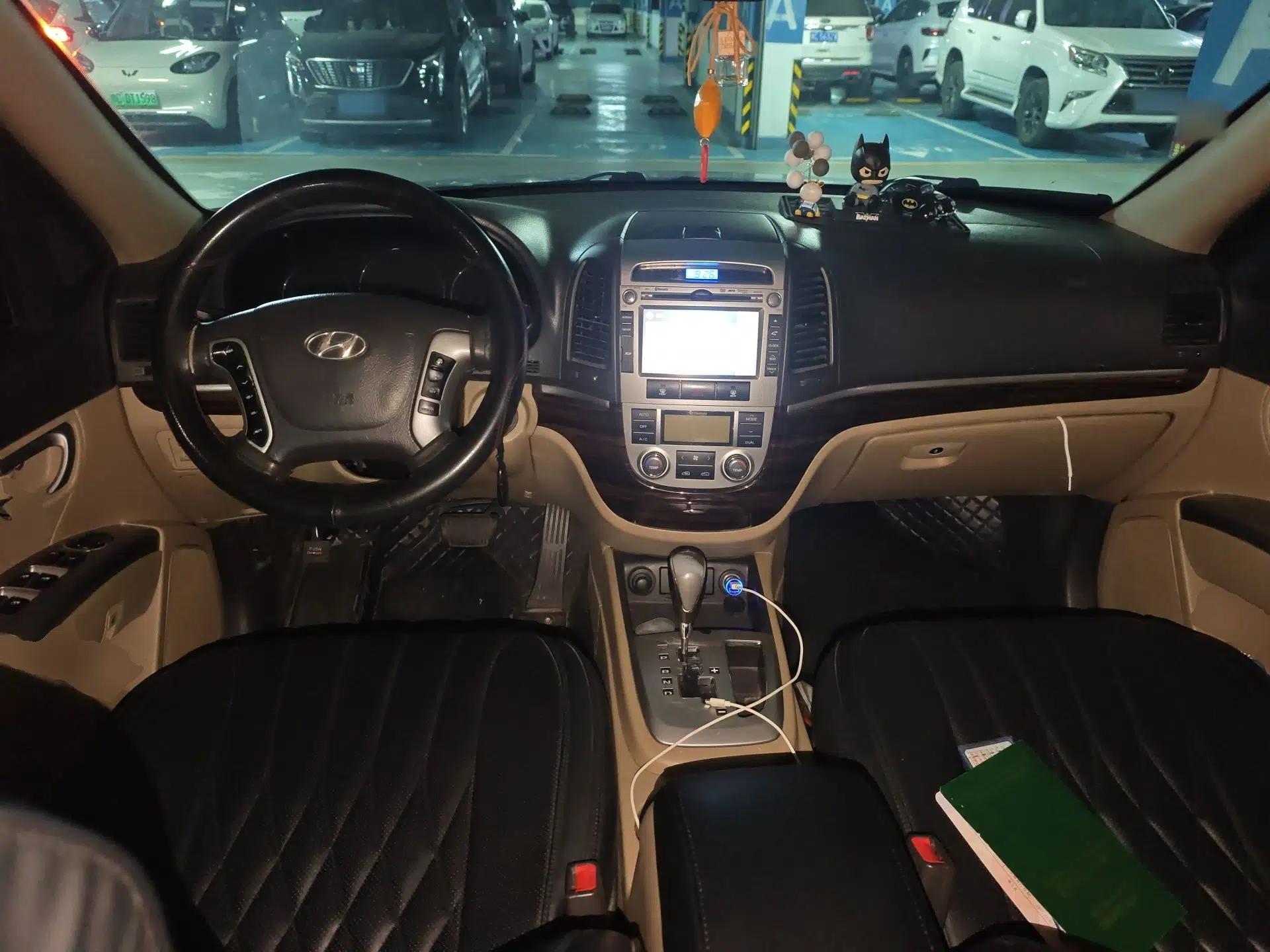 Hyundai Santa Fe Classic 2012 2.4 Comfort Edition 7-Seater Four-Wheel Drive — миниатюра 10