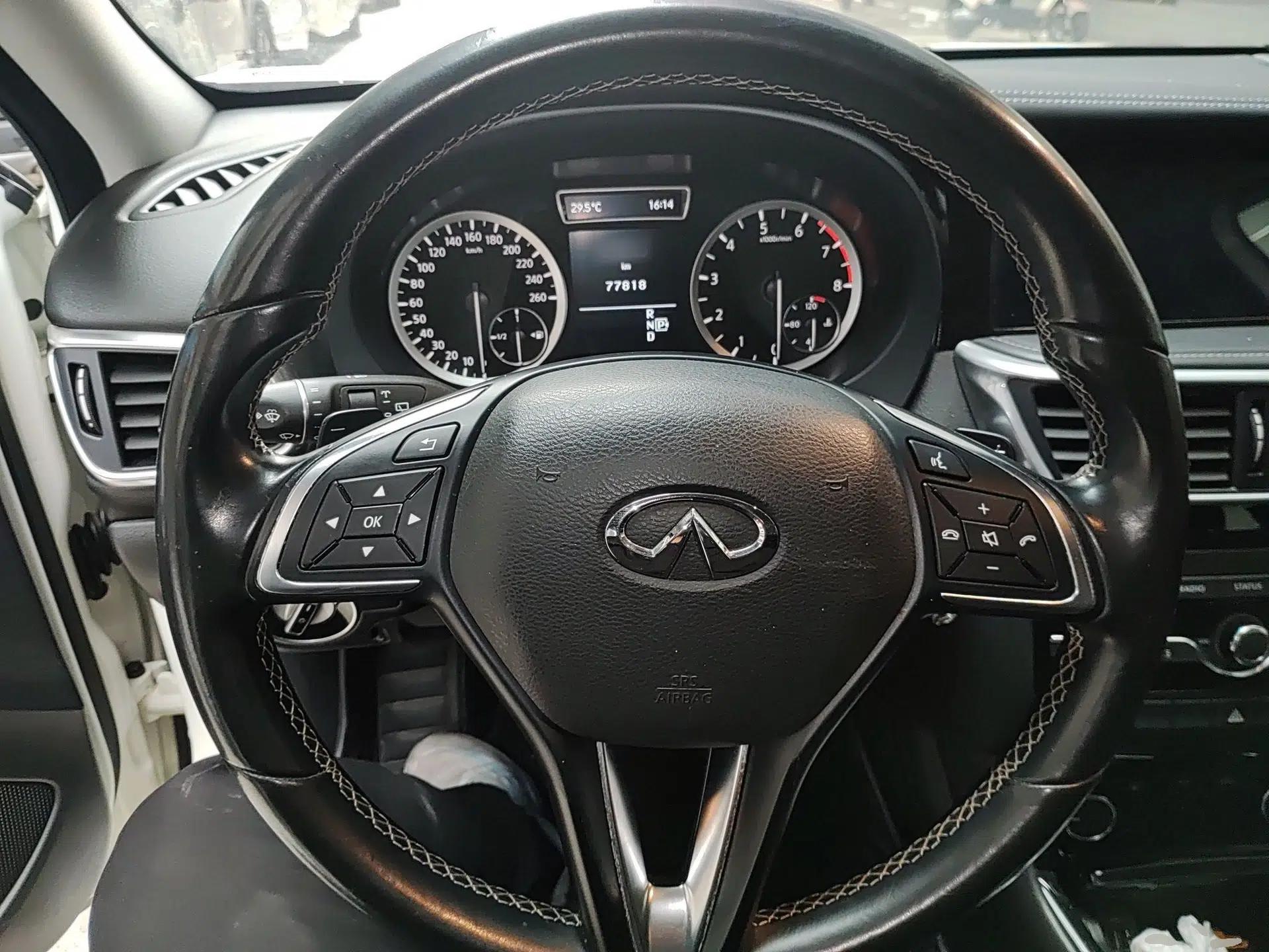 Infiniti QX30 2017 2.0T Four-Wheel Drive Fashion Edition — миниатюра 11