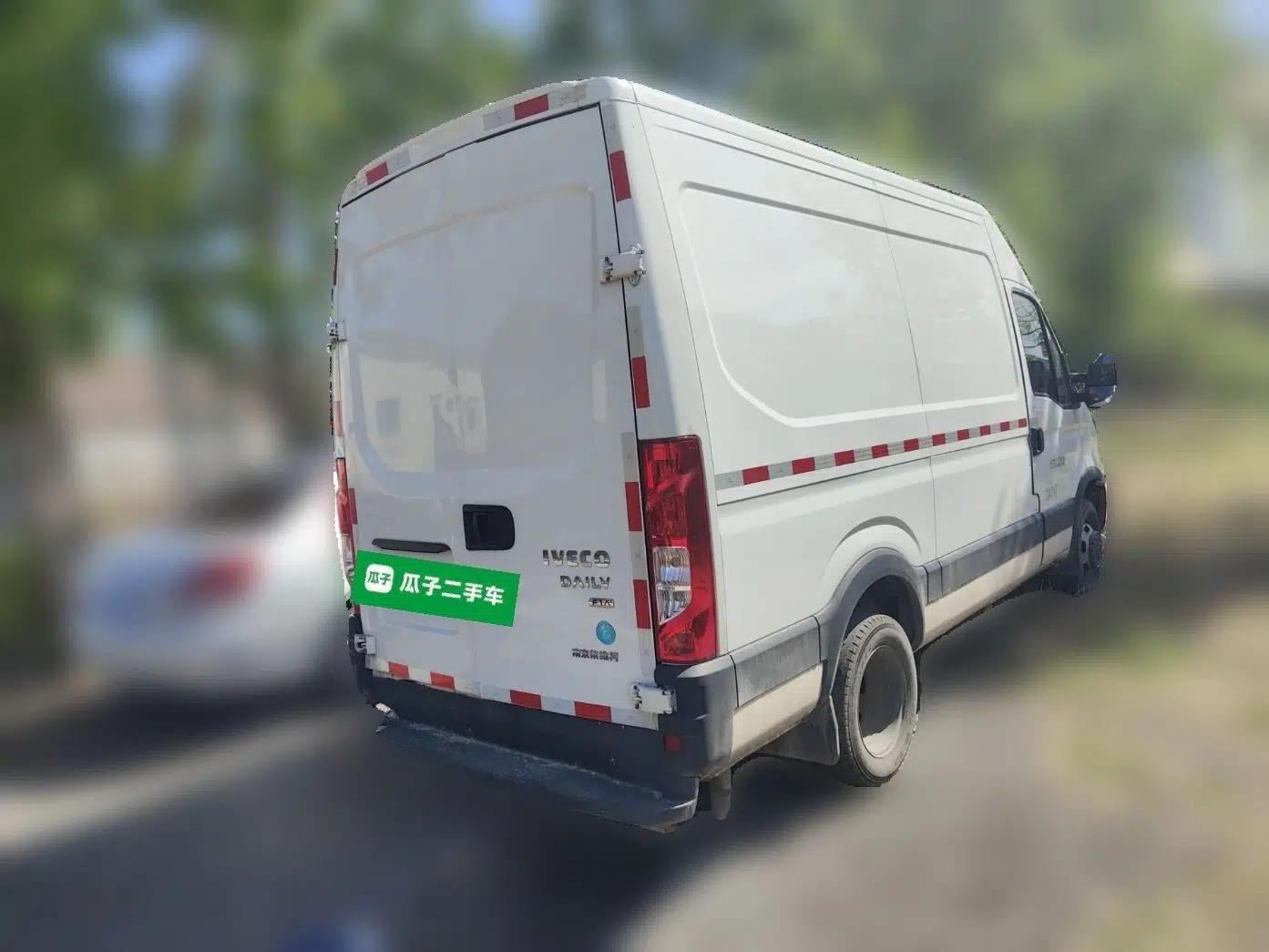 Iveco Eurocargo 2021 2.0T Manual - Yunrui Long Wheelbase Short Overhang High Roof Manual Doors – F1A — миниатюра 6