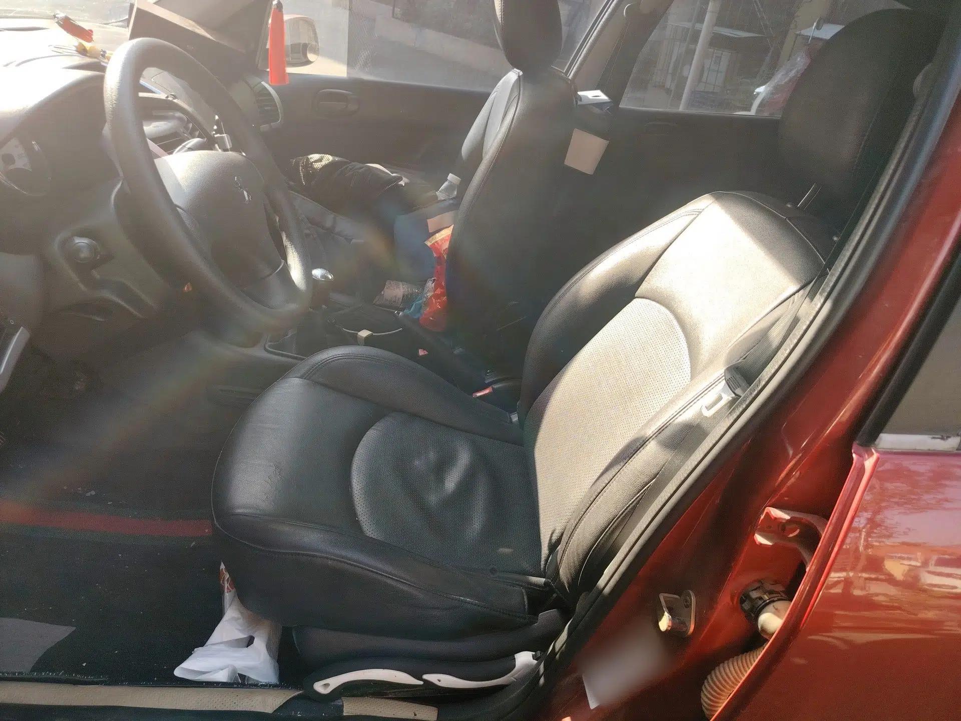 Peugeot 207 2011 Sedan 1.4L Manual Yule Edition — миниатюра 16