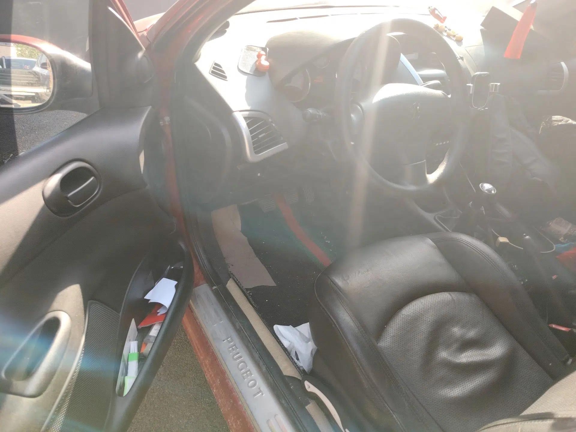 Peugeot 207 2011 Sedan 1.4L Manual Yule Edition — миниатюра 17