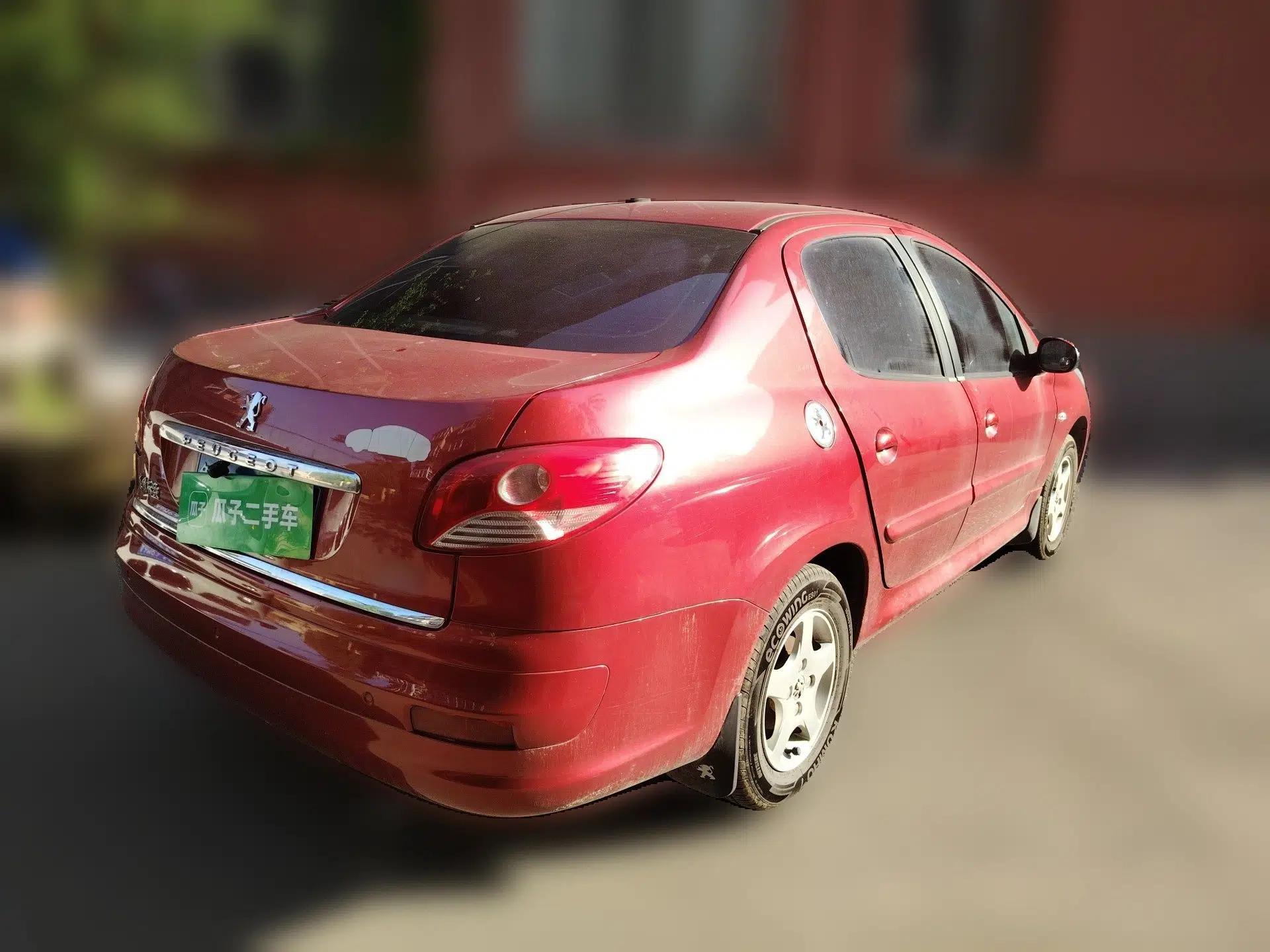 Peugeot 207 2011 Sedan 1.4L Manual Yule Edition — миниатюра 6