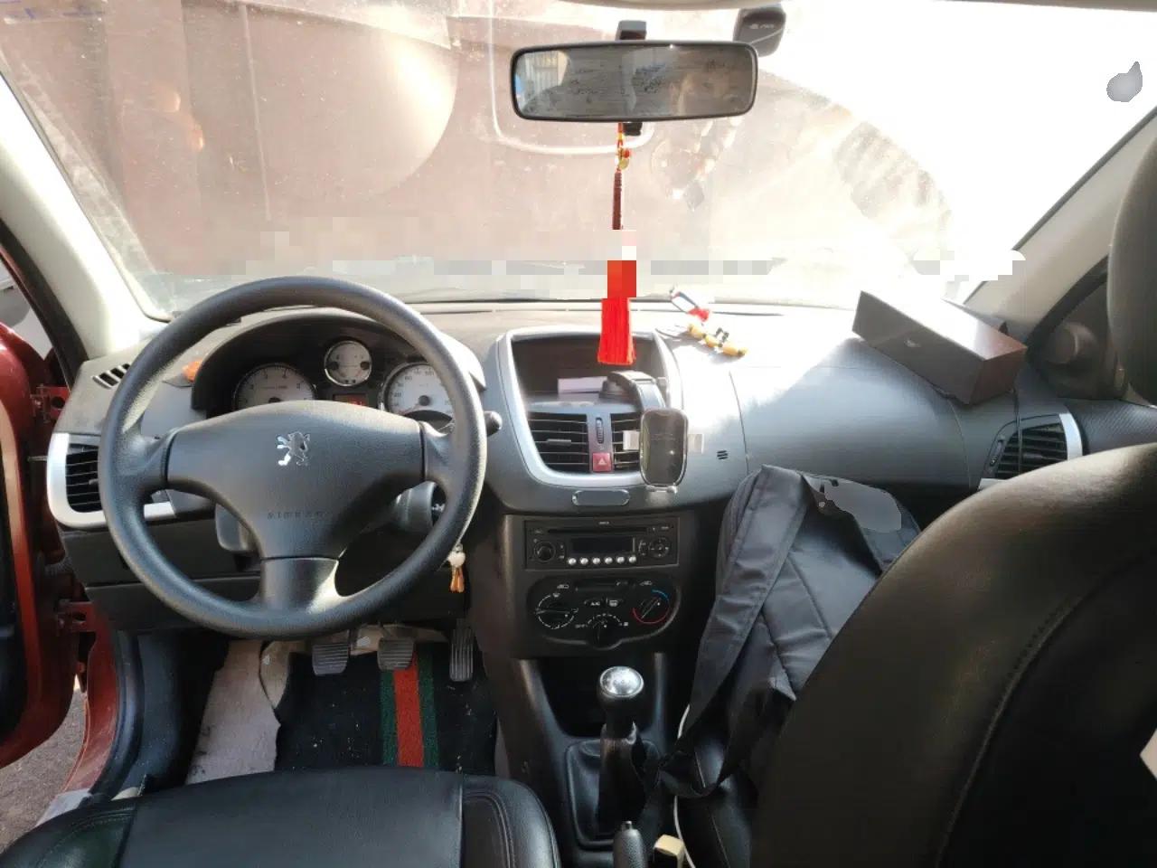 Peugeot 207 2011 Sedan 1.4L Manual Yule Edition — миниатюра 10
