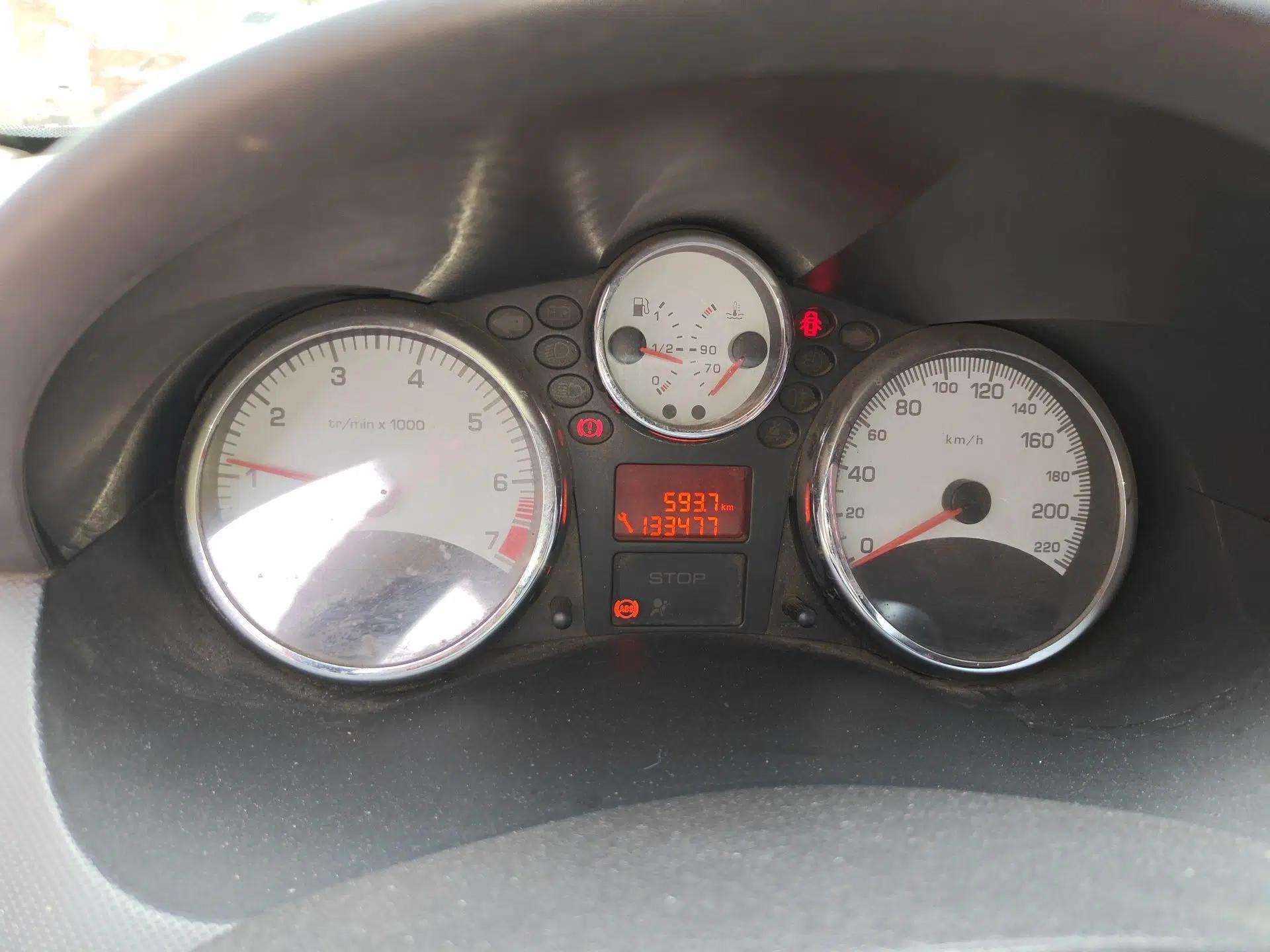 Peugeot 207 2010 Hatchback 1.4L Manual Yule Edition — миниатюра 12