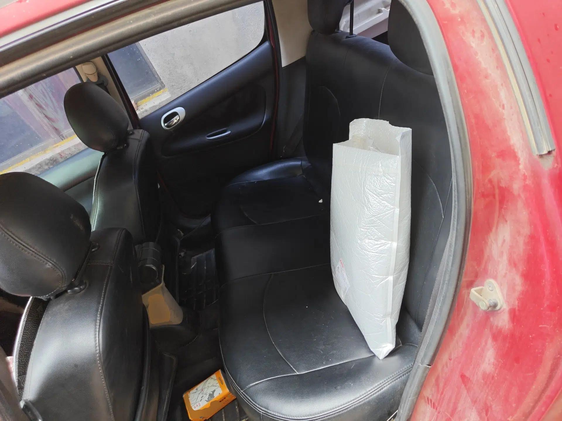 Peugeot 207 2010 Hatchback 1.4L Manual Yule Edition — миниатюра 18
