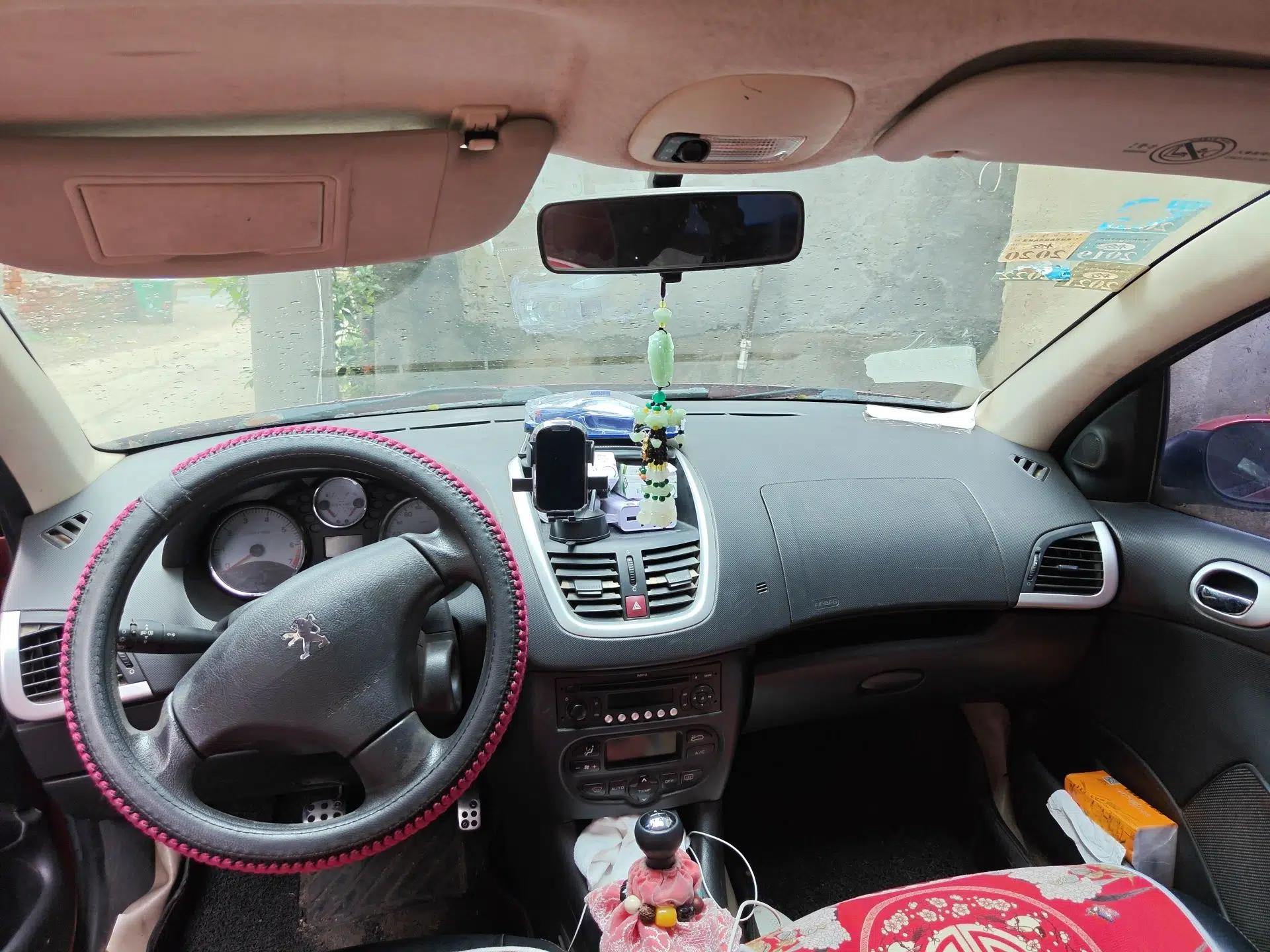 Peugeot 207 2010 Hatchback 1.4L Manual Yule Edition — миниатюра 19