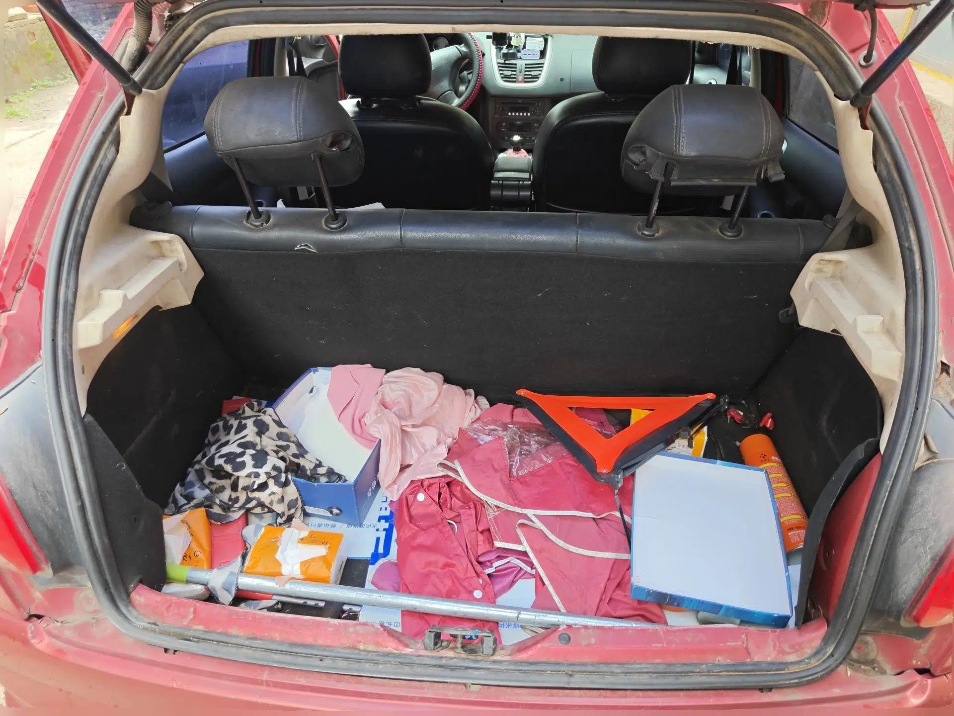 Peugeot 207 2010 Hatchback 1.4L Manual Yule Edition — миниатюра 20