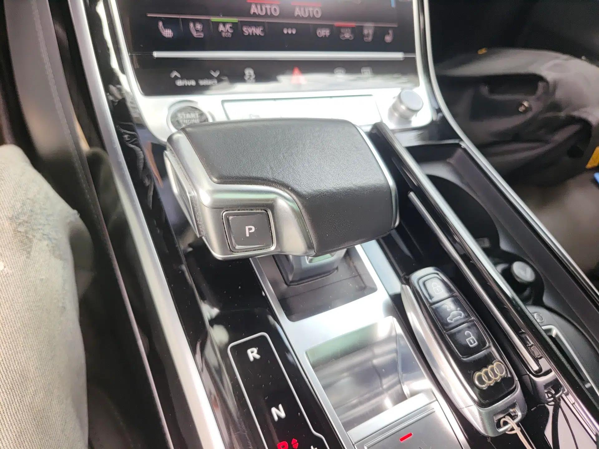 Audi A8 New Energy 2021 A8L 60 TFSIe quattro — миниатюра 15