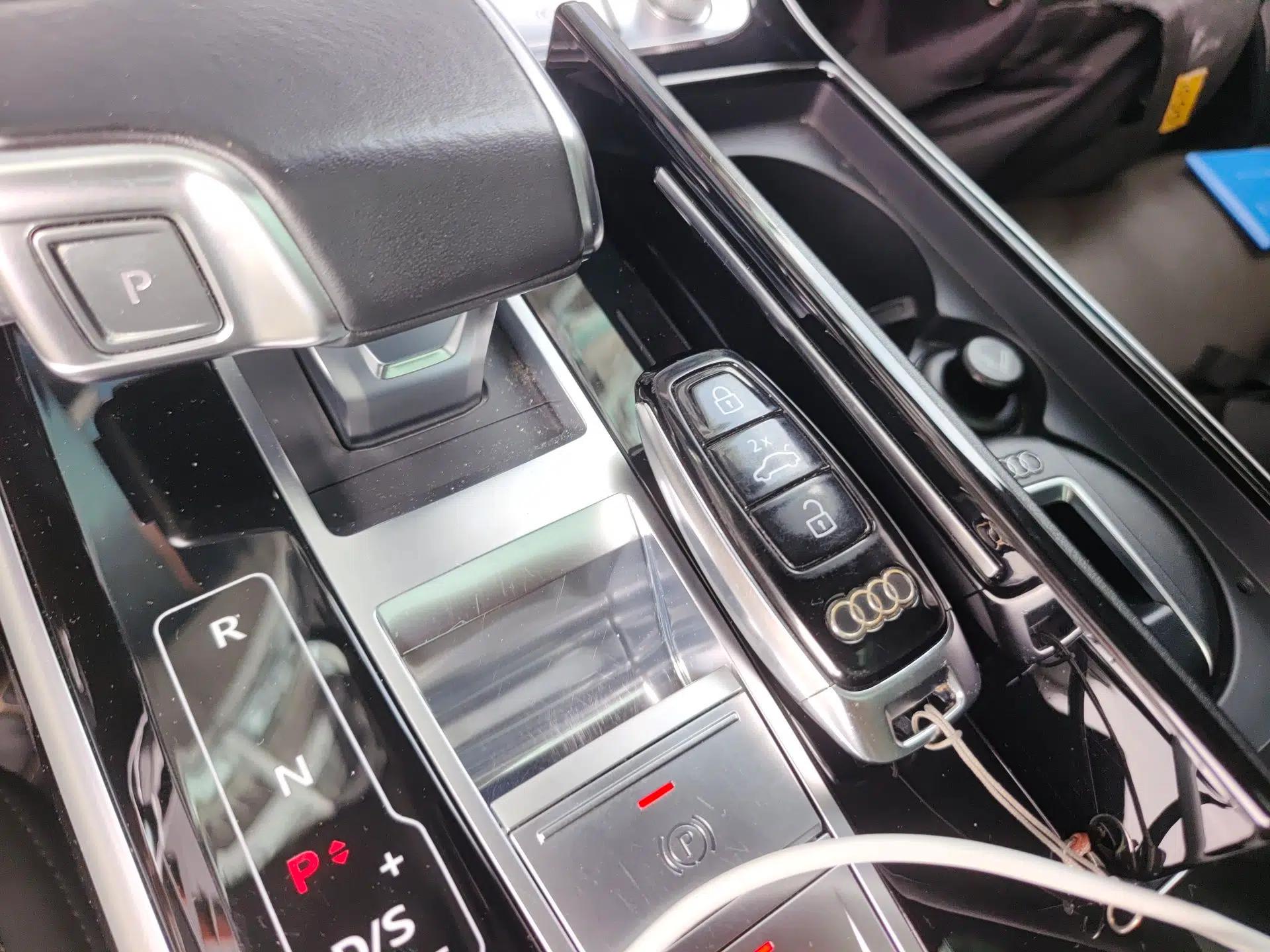 Audi A8 New Energy 2021 A8L 60 TFSIe quattro — миниатюра 9