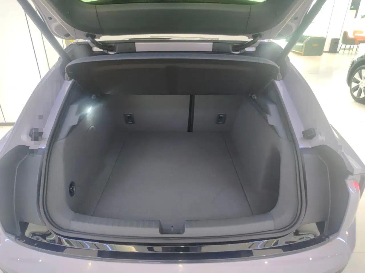 Audi E5 Sportback 2026 Flagship Quattro Model — миниатюра 22