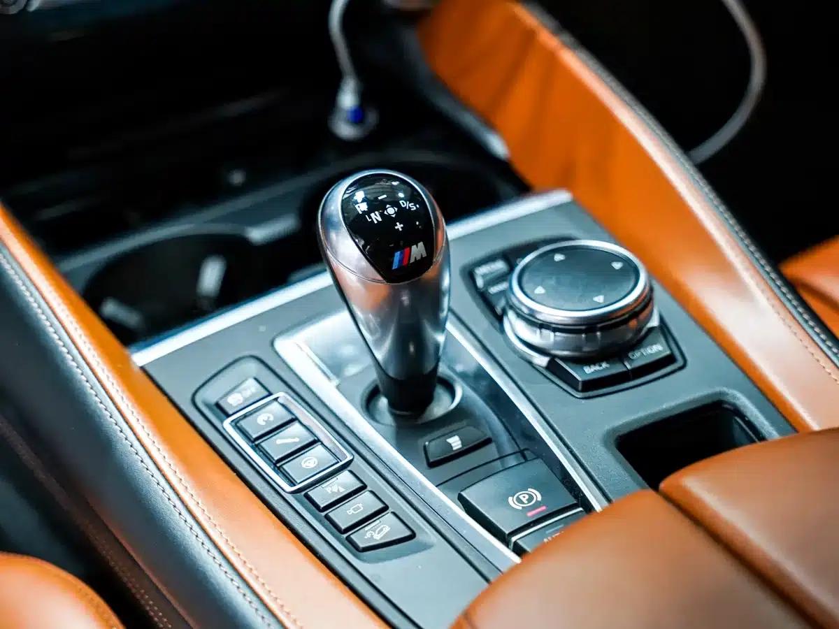 2015 BMW X6 M — миниатюра 15