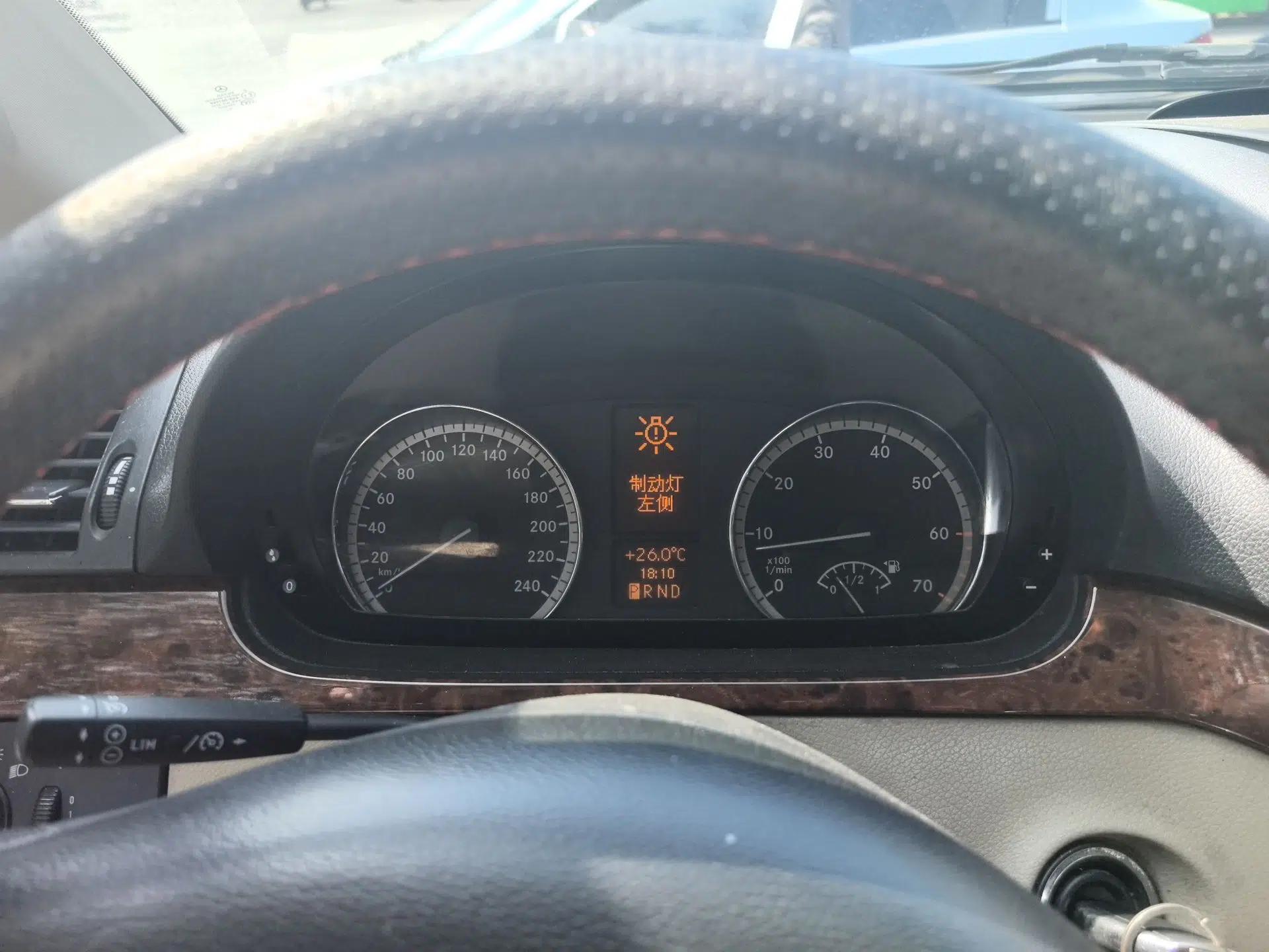 Mercedes-Benz Viano 2010 2.5L Prestige Edition — миниатюра 12