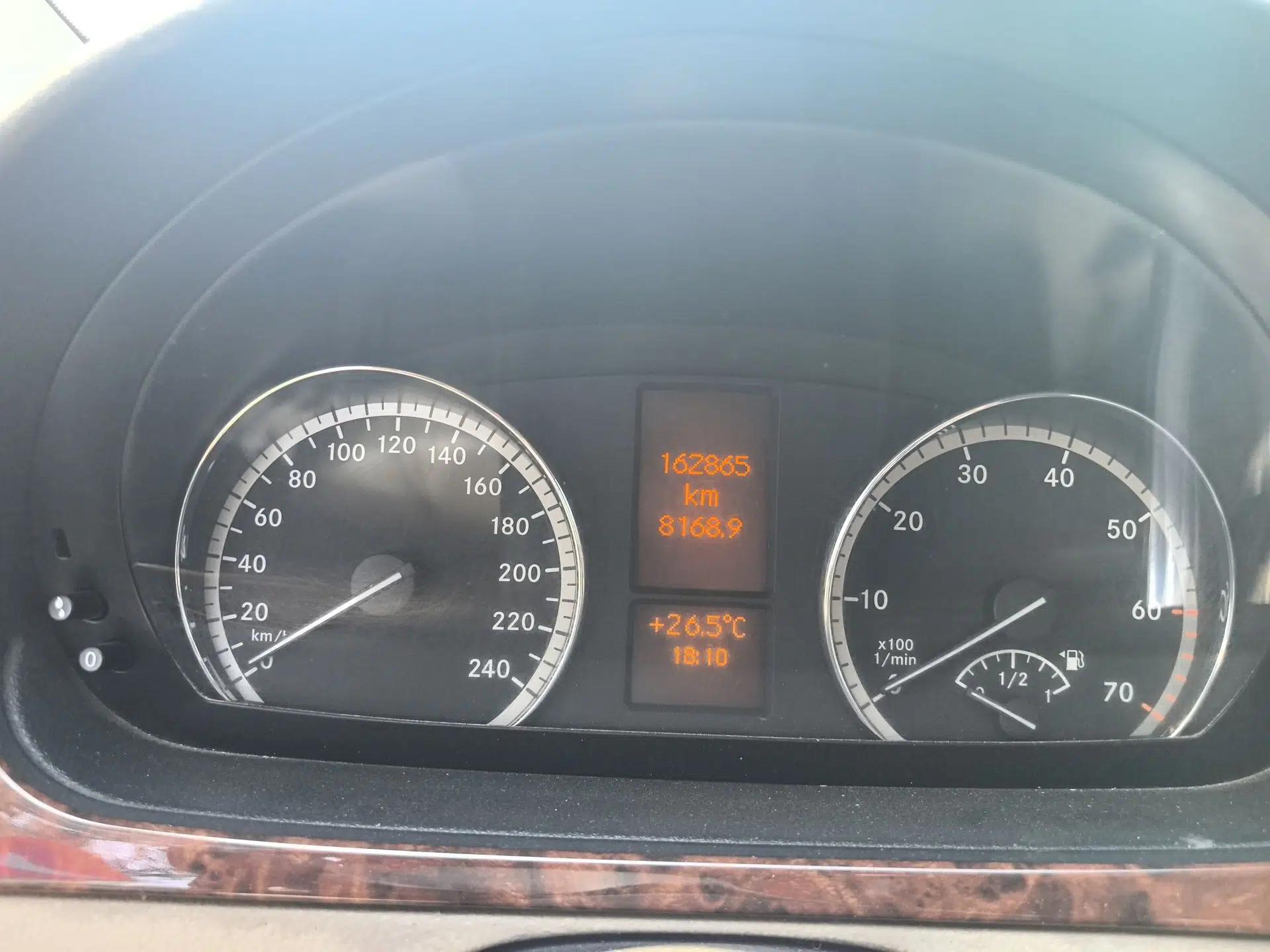 Mercedes-Benz Viano 2010 2.5L Prestige Edition — миниатюра 13