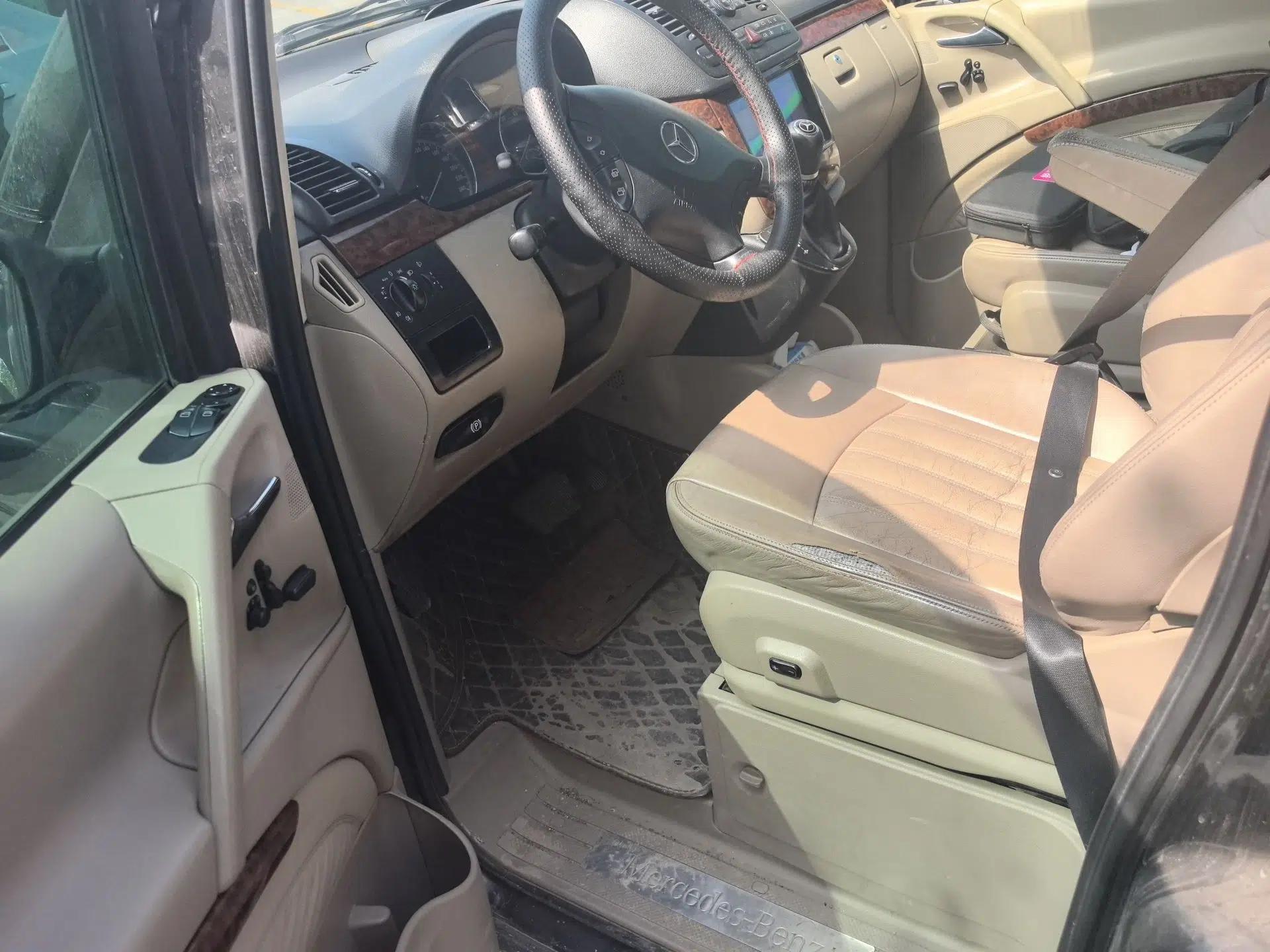 Mercedes-Benz Viano 2010 2.5L Prestige Edition — миниатюра 17