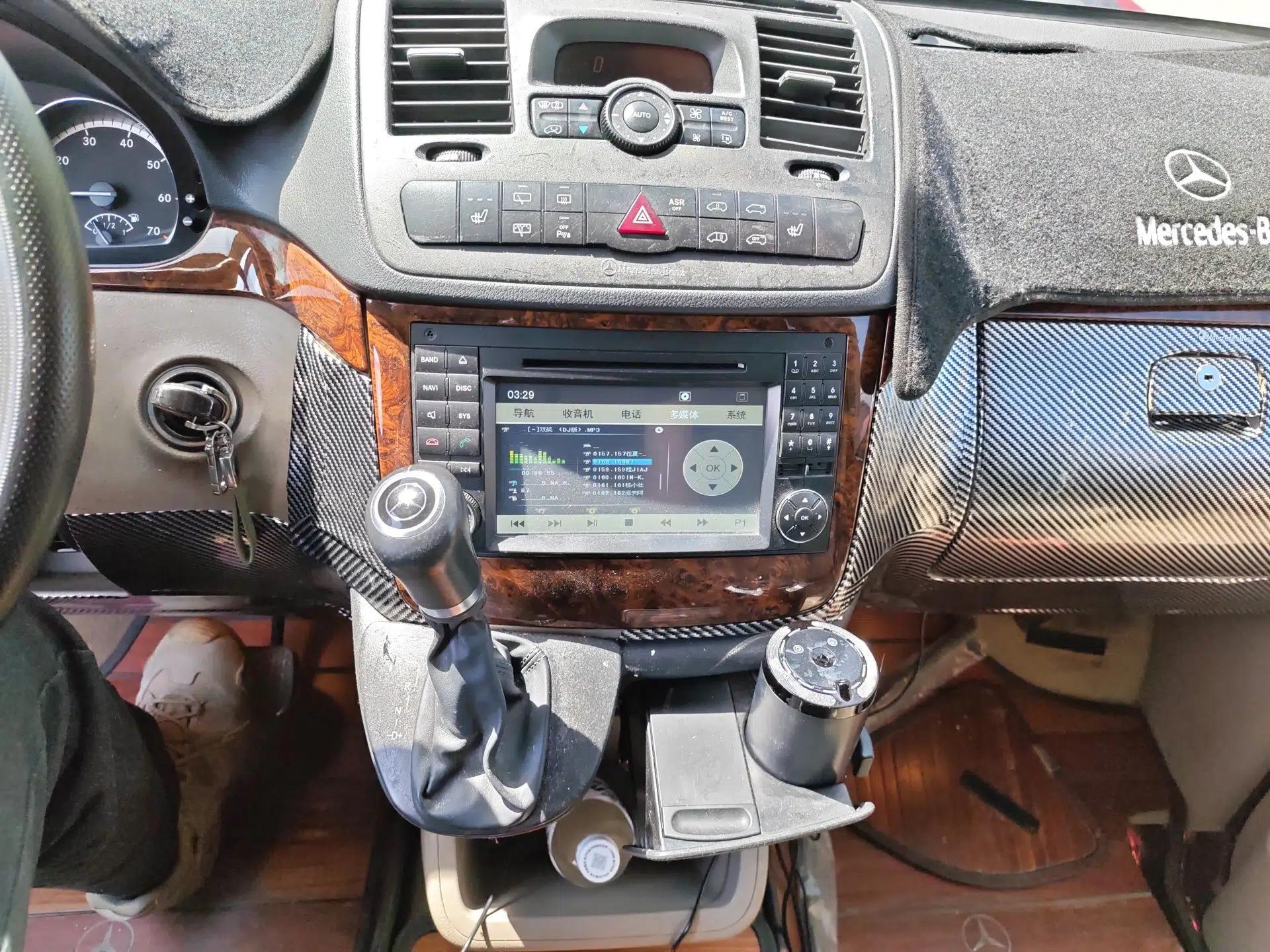 Mercedes-Benz Viano 2011 2.5L Prestige Edition — миниатюра 14