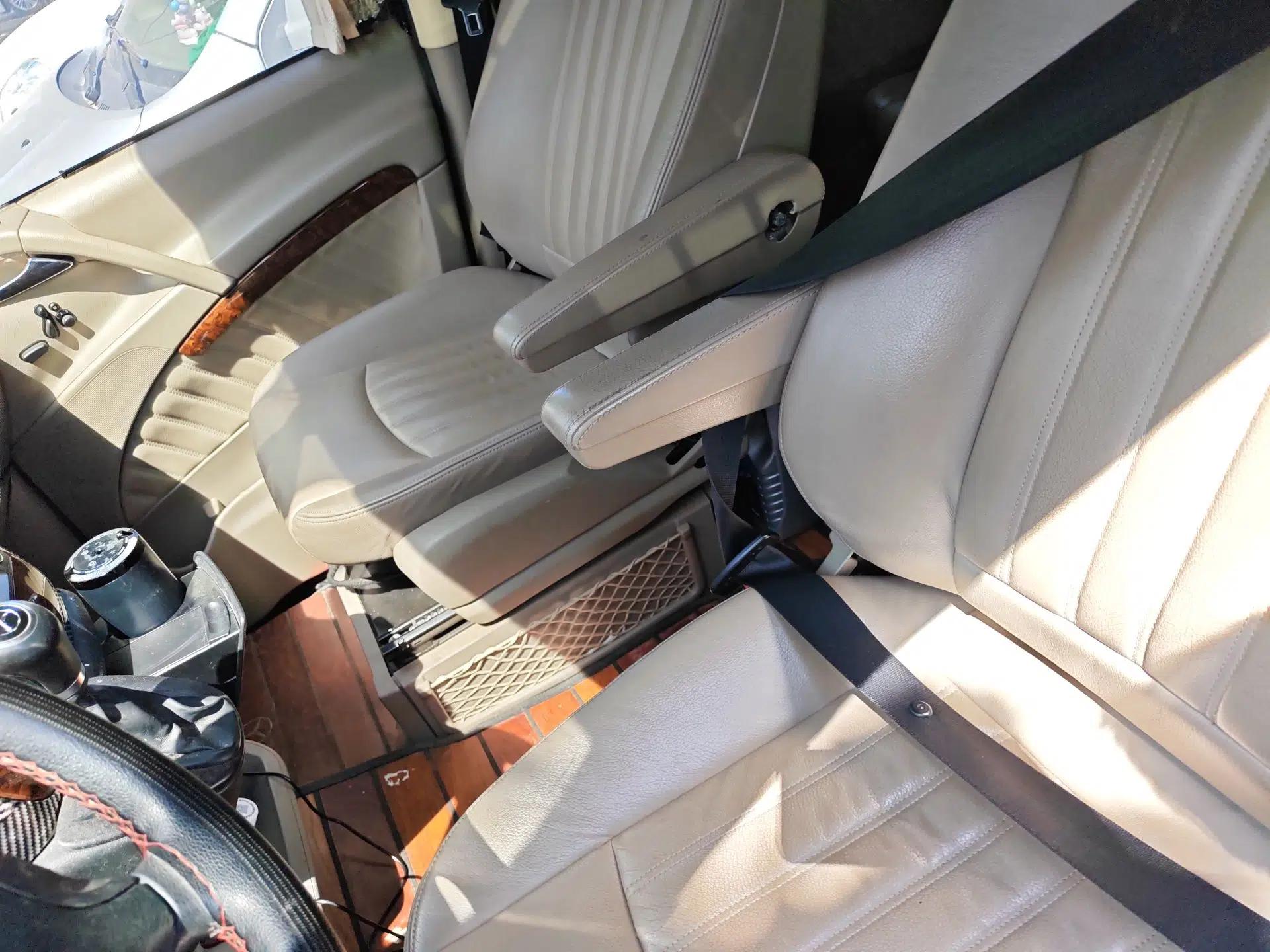 Mercedes-Benz Viano 2011 2.5L Prestige Edition — миниатюра 16