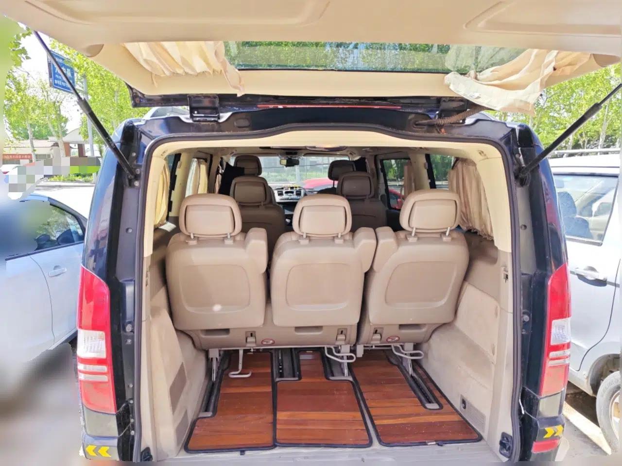Mercedes-Benz Viano 2011 2.5L Prestige Edition — миниатюра 20