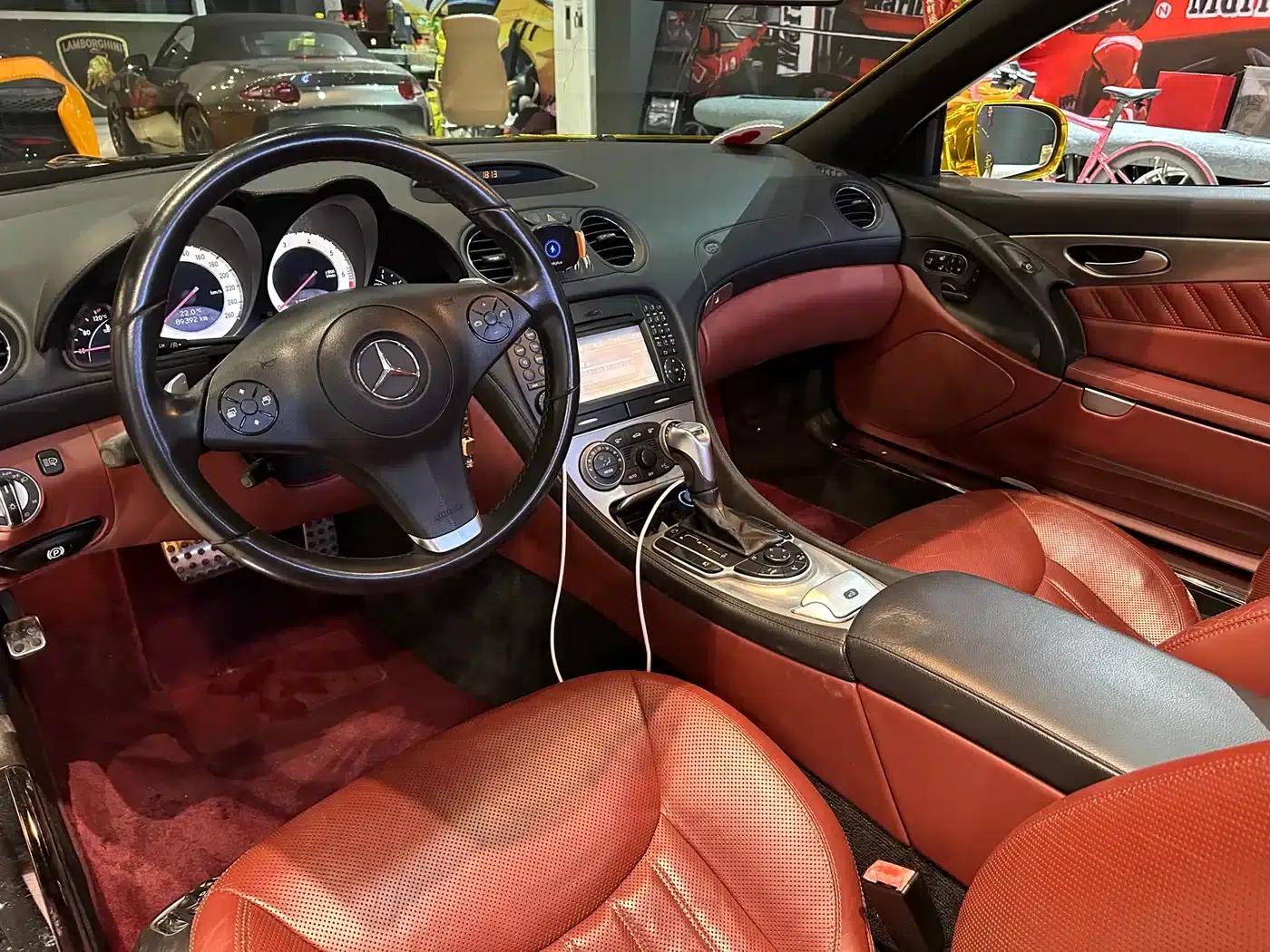 Mercedes-Benz SL-Class 2011 SL 300 Grand Edition — миниатюра 5