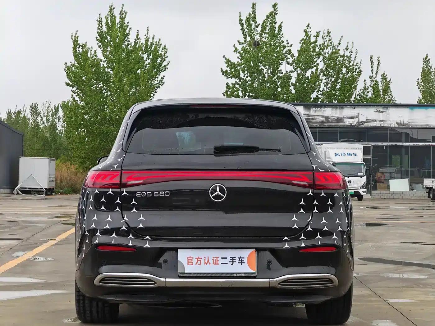 Mercedes-Benz EQS SUV 2023 Model 450+ — миниатюра 4