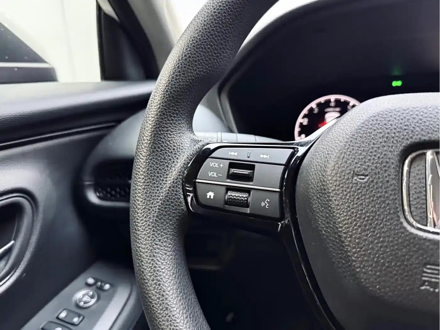Honda HR-V 2023 240TURBO Sporty Edition — миниатюра 9