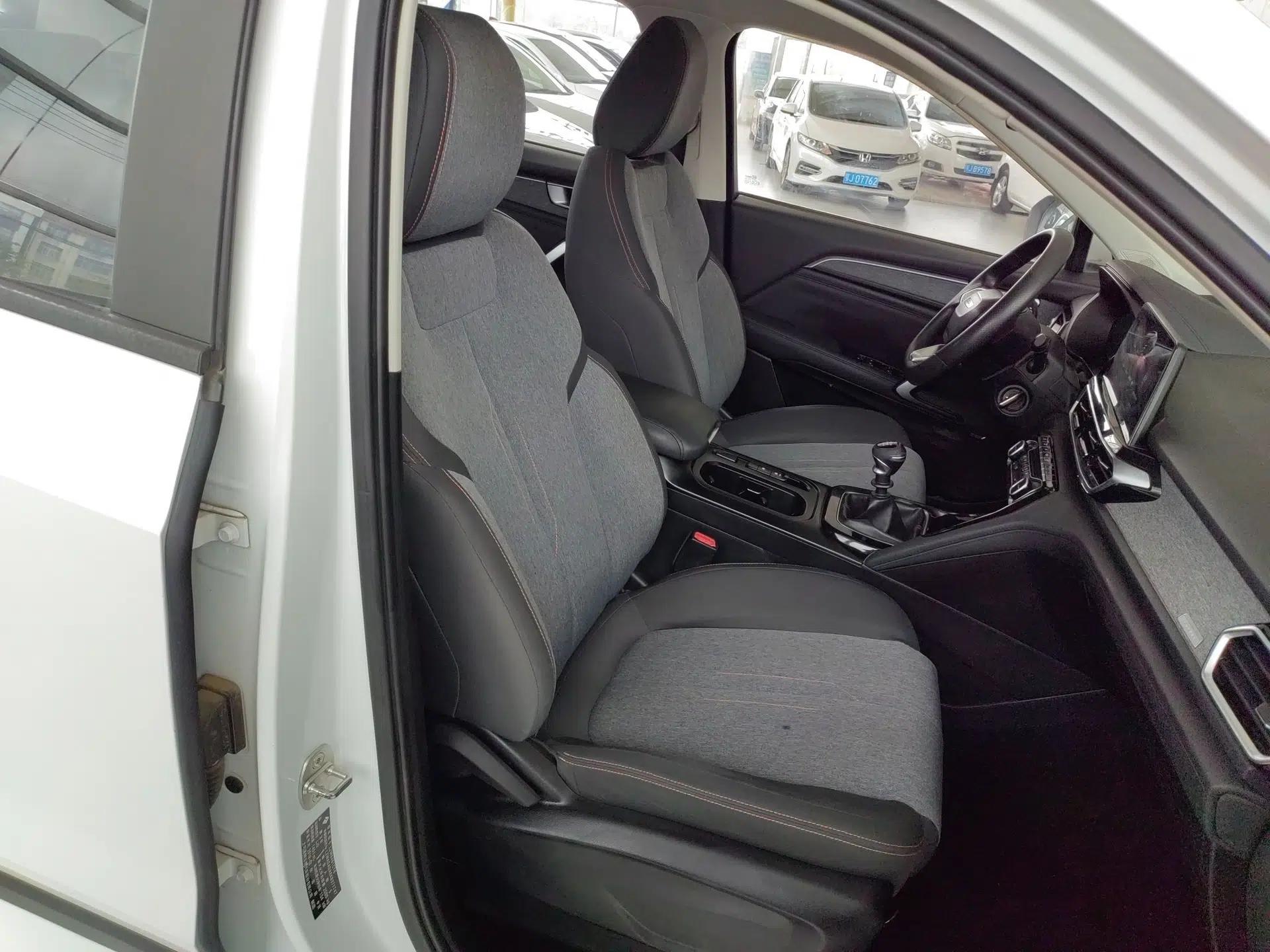 Baojun RS-5 2019 1.5T Manual Super Connectivity Version China VI — миниатюра 23