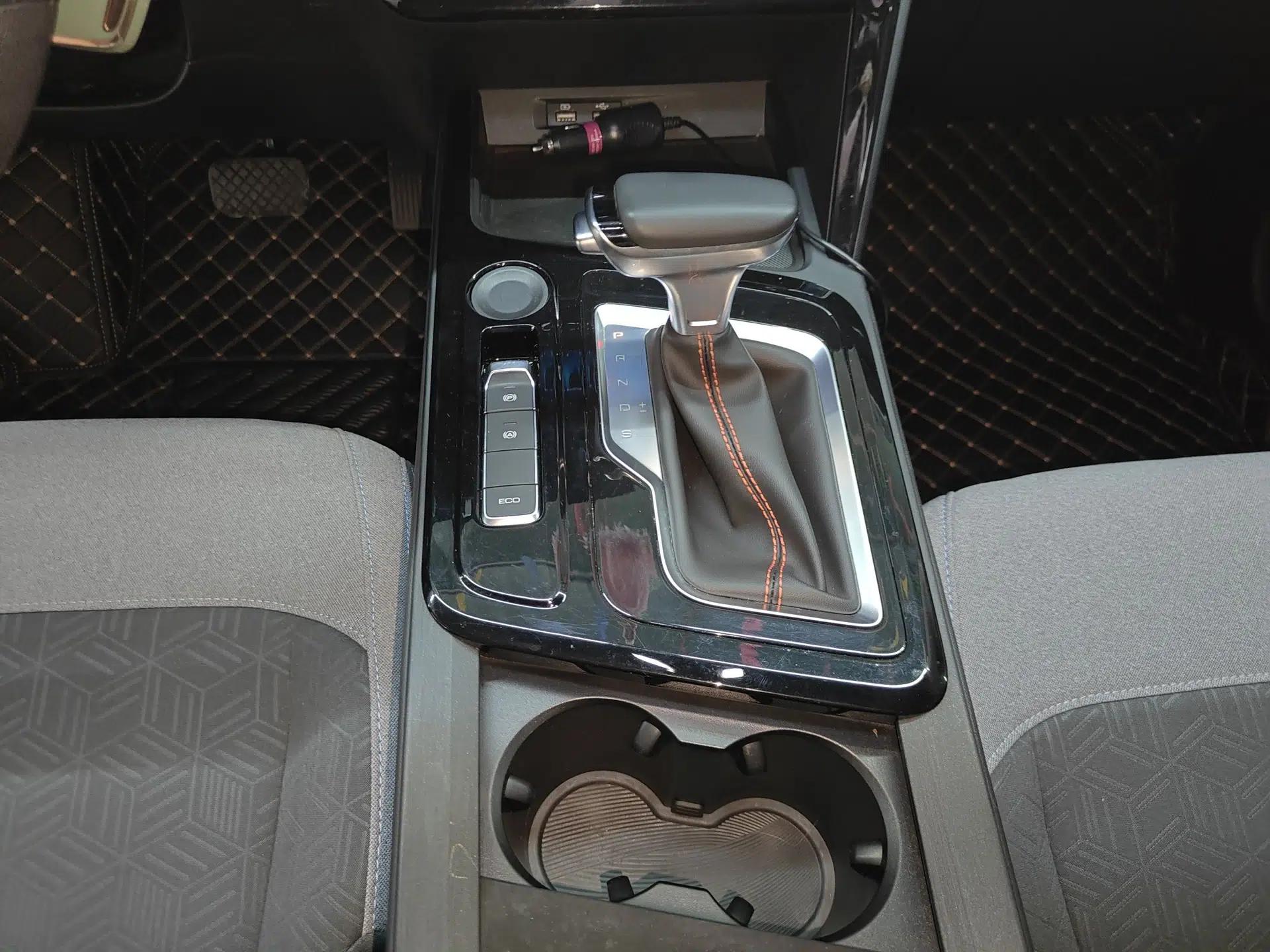Baojun RC-6 2019 1.5T CVT Elite Version with 24-Hour Online Service — миниатюра 16