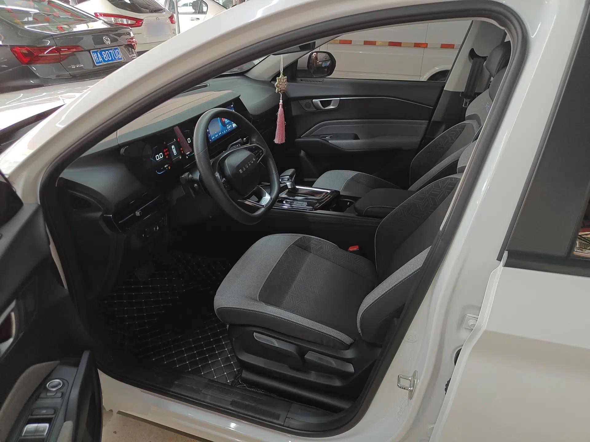 Baojun RC-6 2019 1.5T CVT Elite Version with 24-Hour Online Service — миниатюра 17