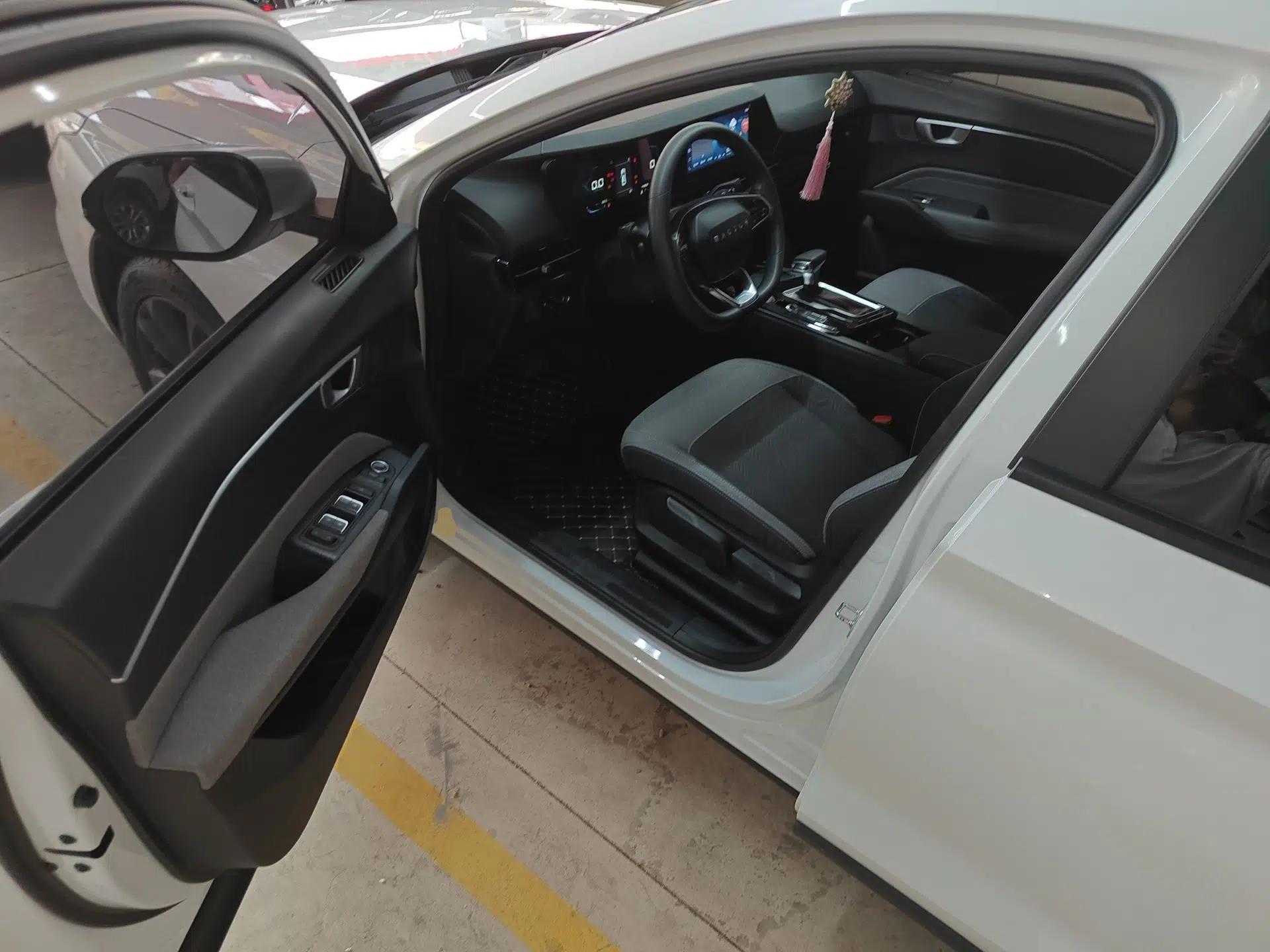 Baojun RC-6 2019 1.5T CVT Elite Version with 24-Hour Online Service — миниатюра 18