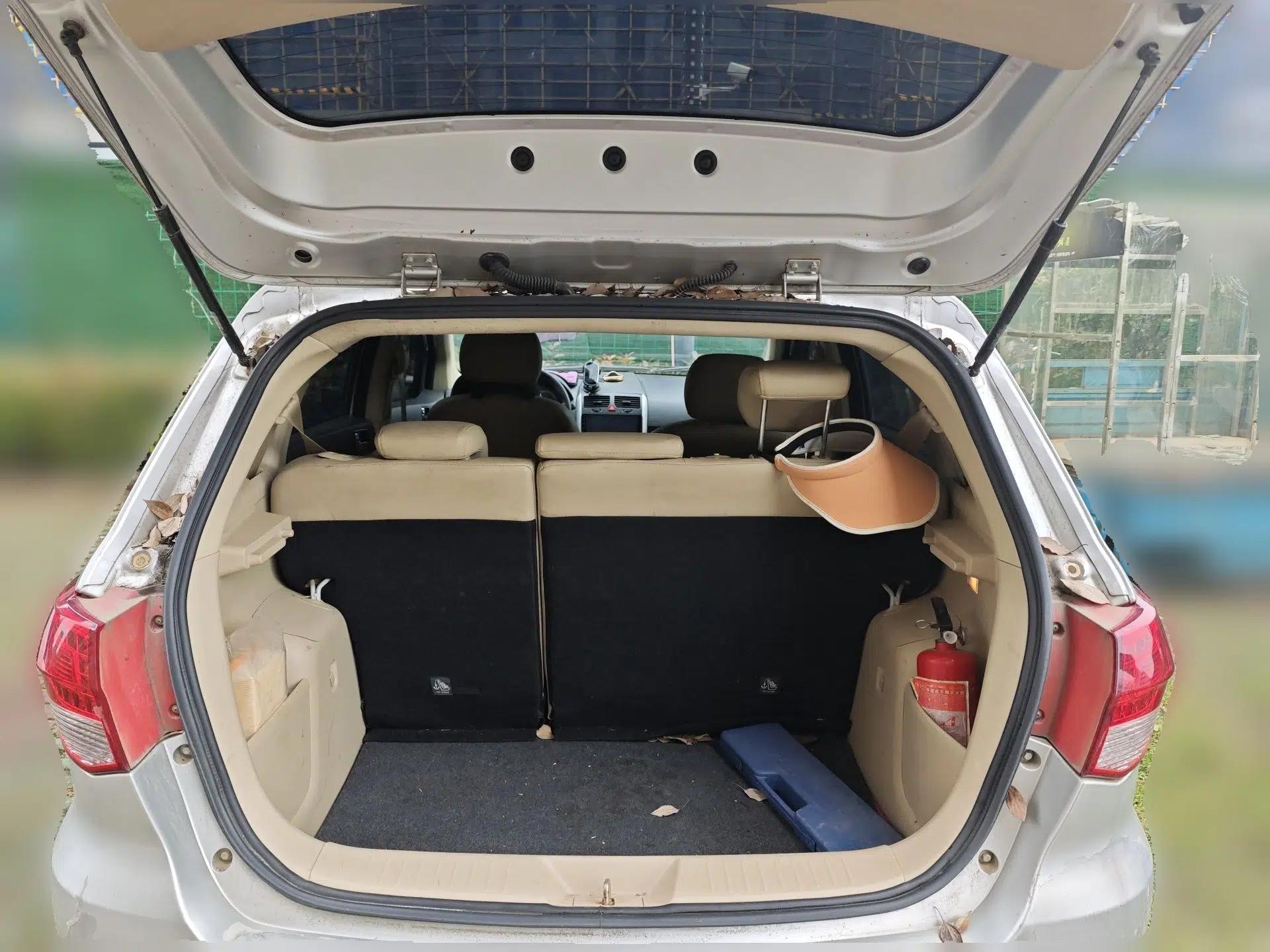 BAIC E Series 2013 Hatchback 1.5L Automatic Lotte Edition — миниатюра 20