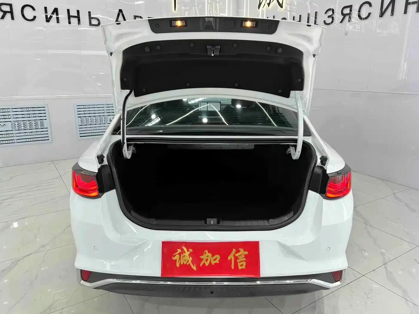 Geely Emgrand L 2022 1.4T CVT Supreme Edition — миниатюра 13