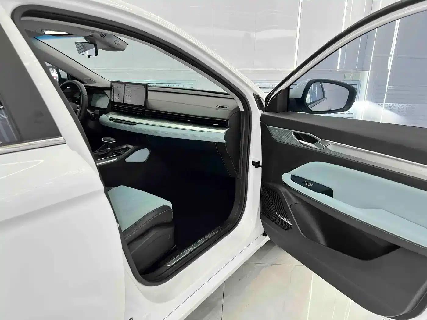 Geely Emgrand L 2022 1.4T CVT Supreme Edition — миниатюра 17