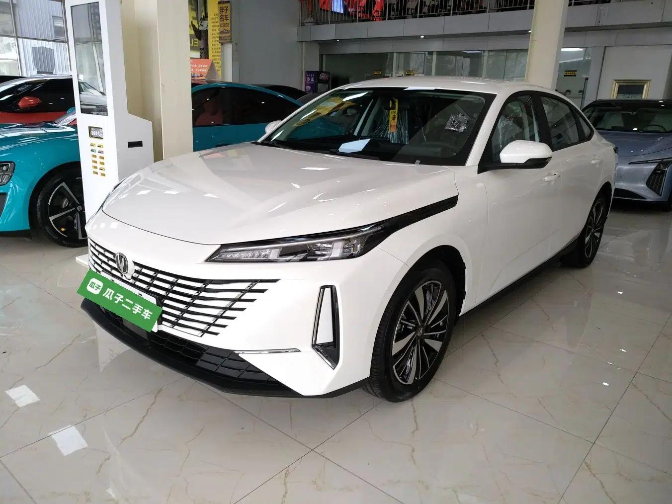 CHANGAN Eado PHEV 2025 Smart New Blue Whale 145KM High-Energy Edition — миниатюра 1