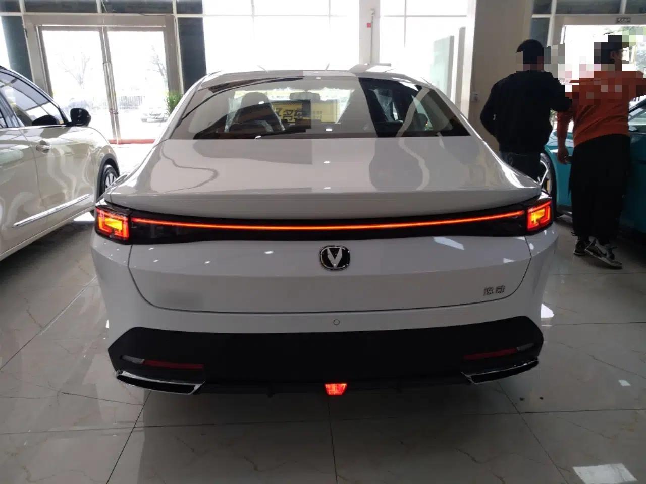 CHANGAN Eado PHEV 2025 Smart New Blue Whale 145KM High-Energy Edition — миниатюра 3