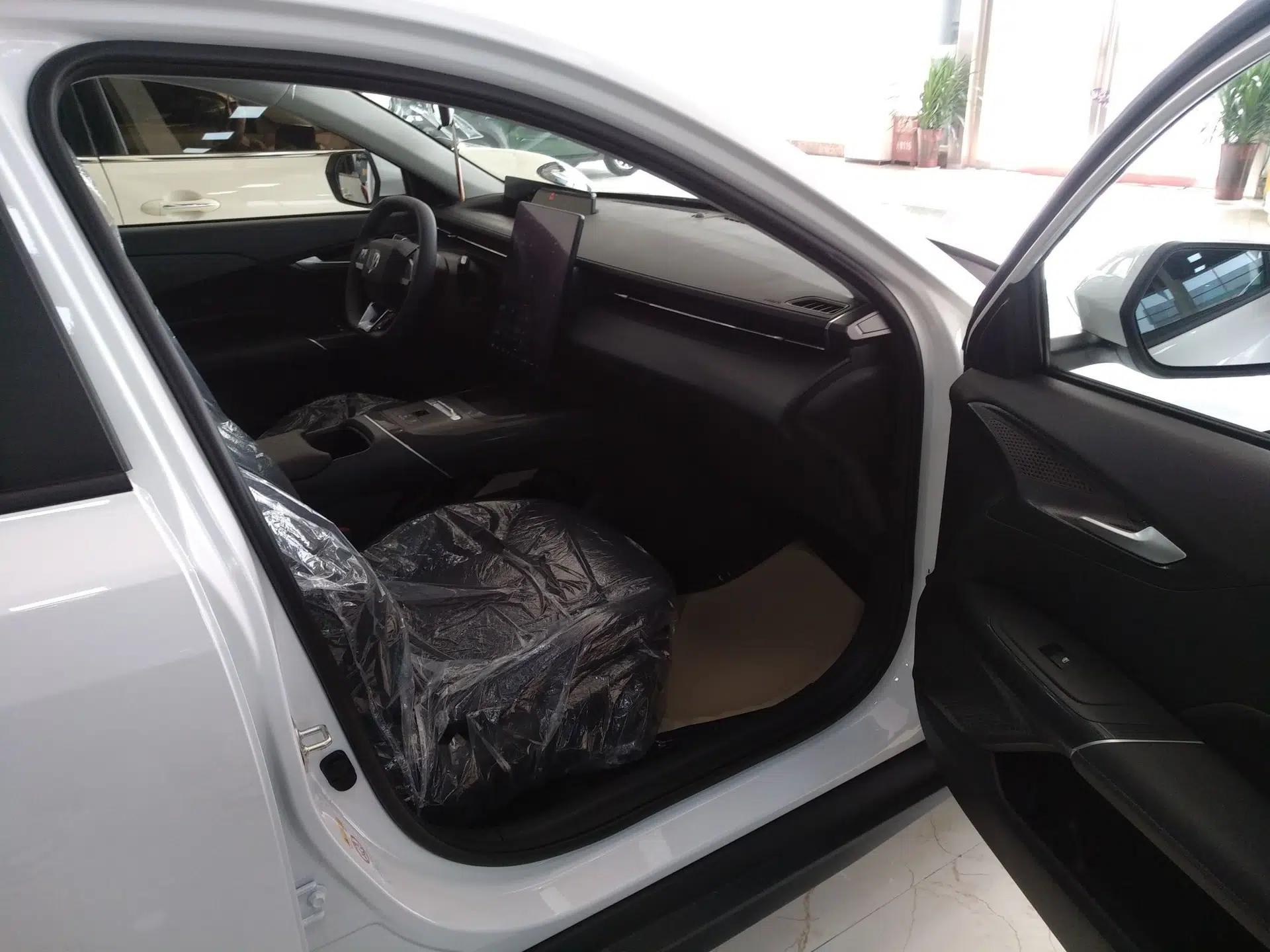 CHANGAN Eado PHEV 2025 Smart New Blue Whale 145KM High-Energy Edition — миниатюра 23