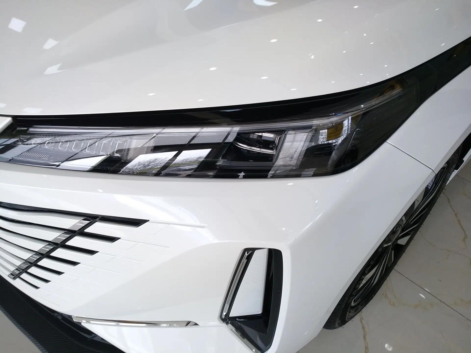 CHANGAN Eado PHEV 2025 Smart New Blue Whale 145KM High-Energy Edition — миниатюра 5