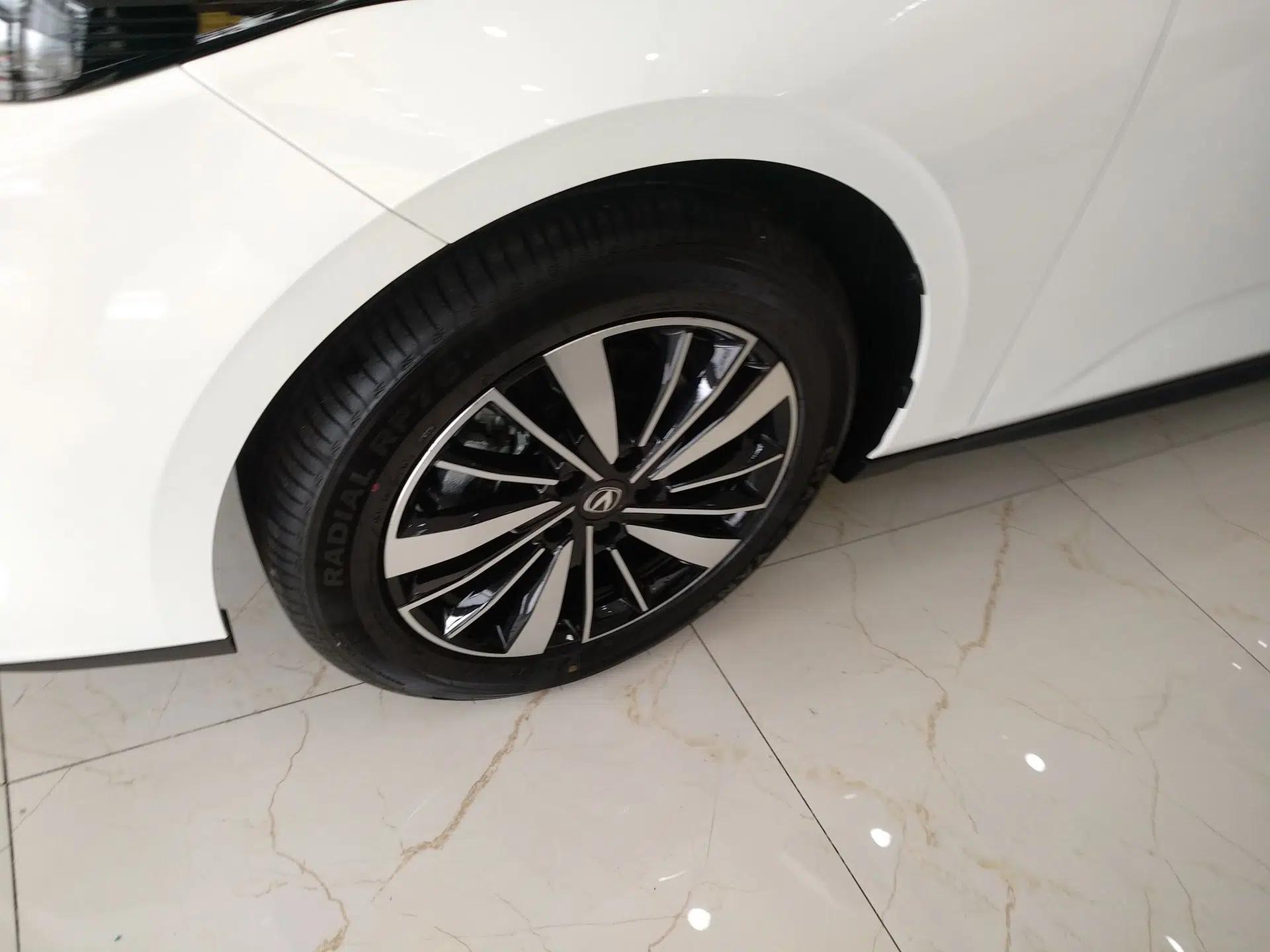 CHANGAN Eado PHEV 2025 Smart New Blue Whale 145KM High-Energy Edition — миниатюра 9