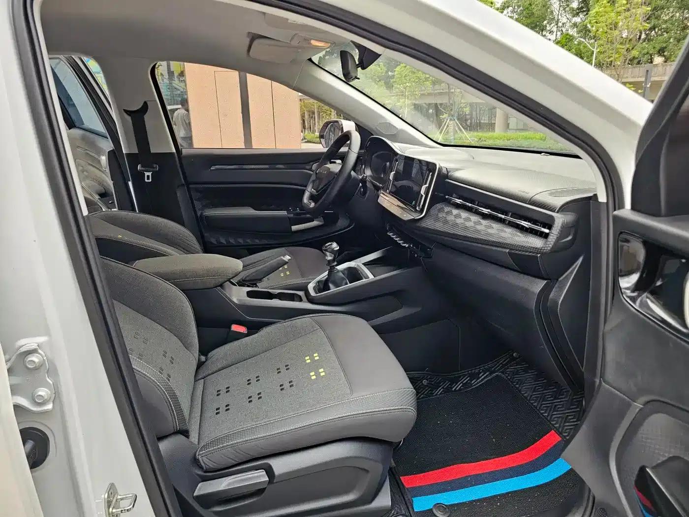 Baojun RM-5 2019 1.5T Manual Elite 5-Seater (24-Hour Online Service) — миниатюра 9