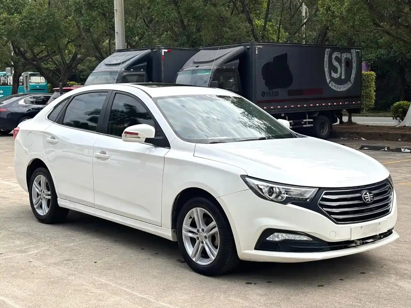 Besturn B30 2016 1.6L Automatic Luxury Edition — миниатюра 3
