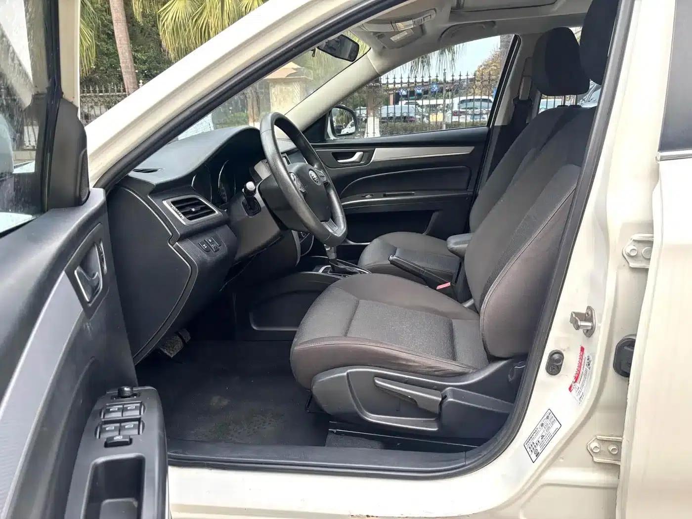 Besturn B30 2016 1.6L Automatic Luxury Edition — миниатюра 4