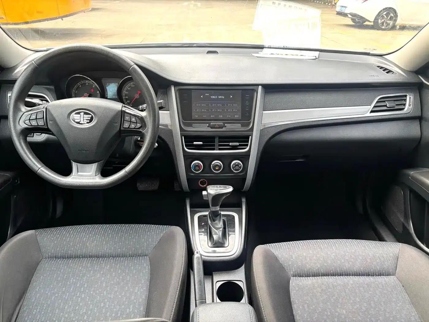 Besturn B30 2016 1.6L Automatic Luxury Edition — миниатюра 6