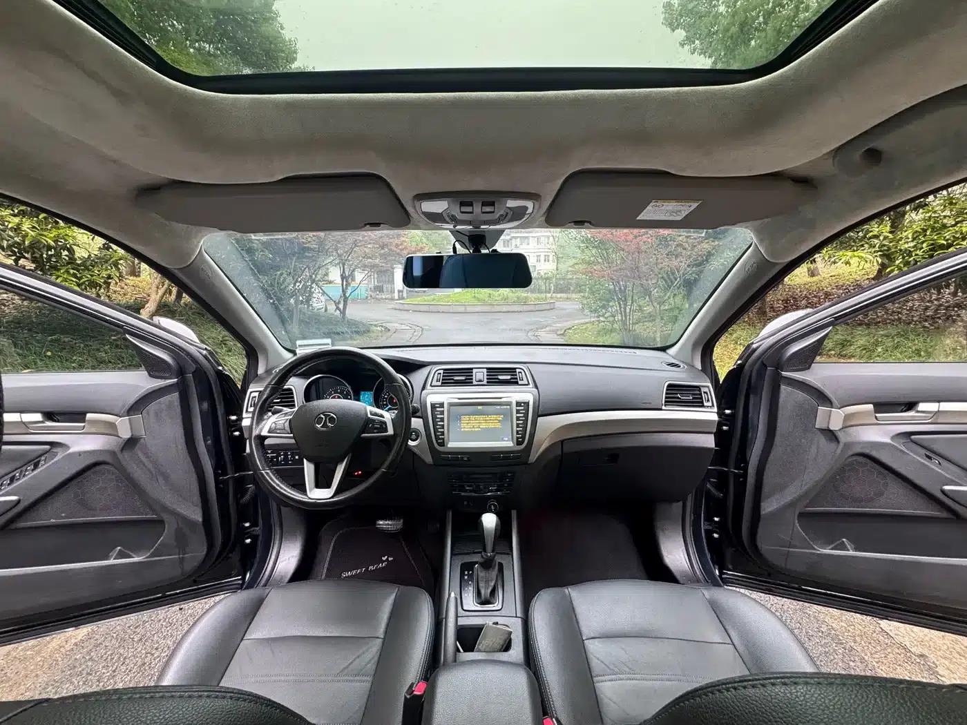 2015 Senova X65 2.0T Automatic Luxury Edition — миниатюра 17