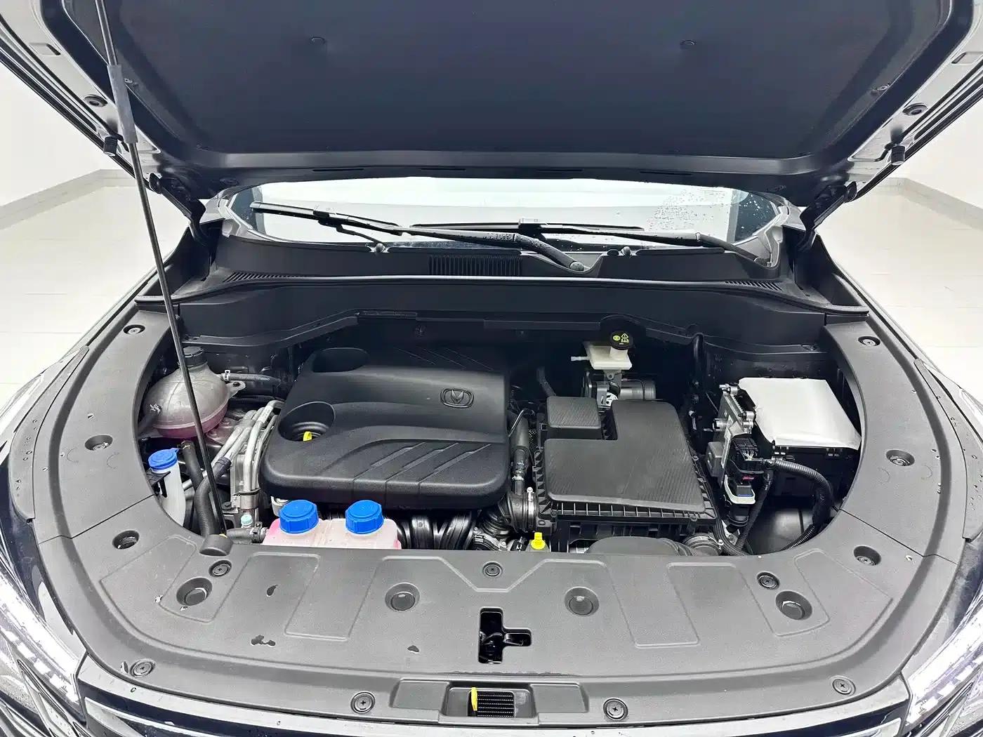 Changan UNI-Z New Energy 2024 Blue Whale Smart Electric iDD 125km Leading Edition — миниатюра 17