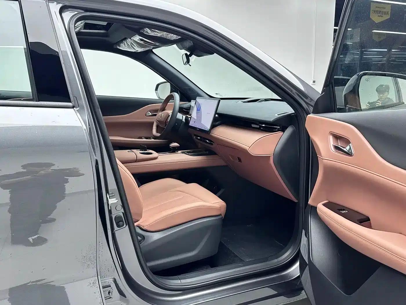 Changan UNI-Z New Energy 2024 Blue Whale Smart Electric iDD 125km Leading Edition — миниатюра 10
