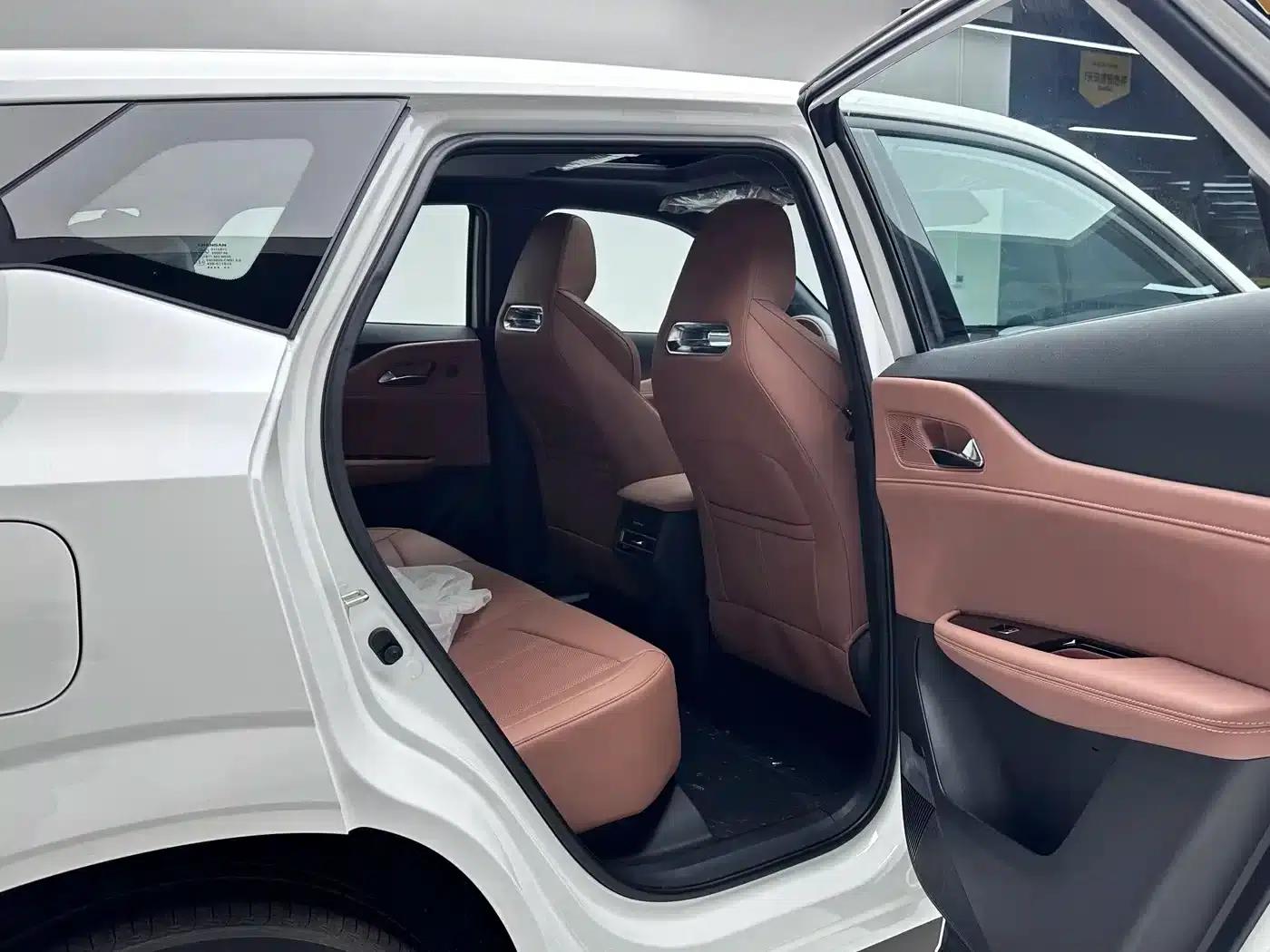 Changan UNI-Z New Energy 2024 Blue Whale Smart Electric iDD 125km Leading Edition — миниатюра 11